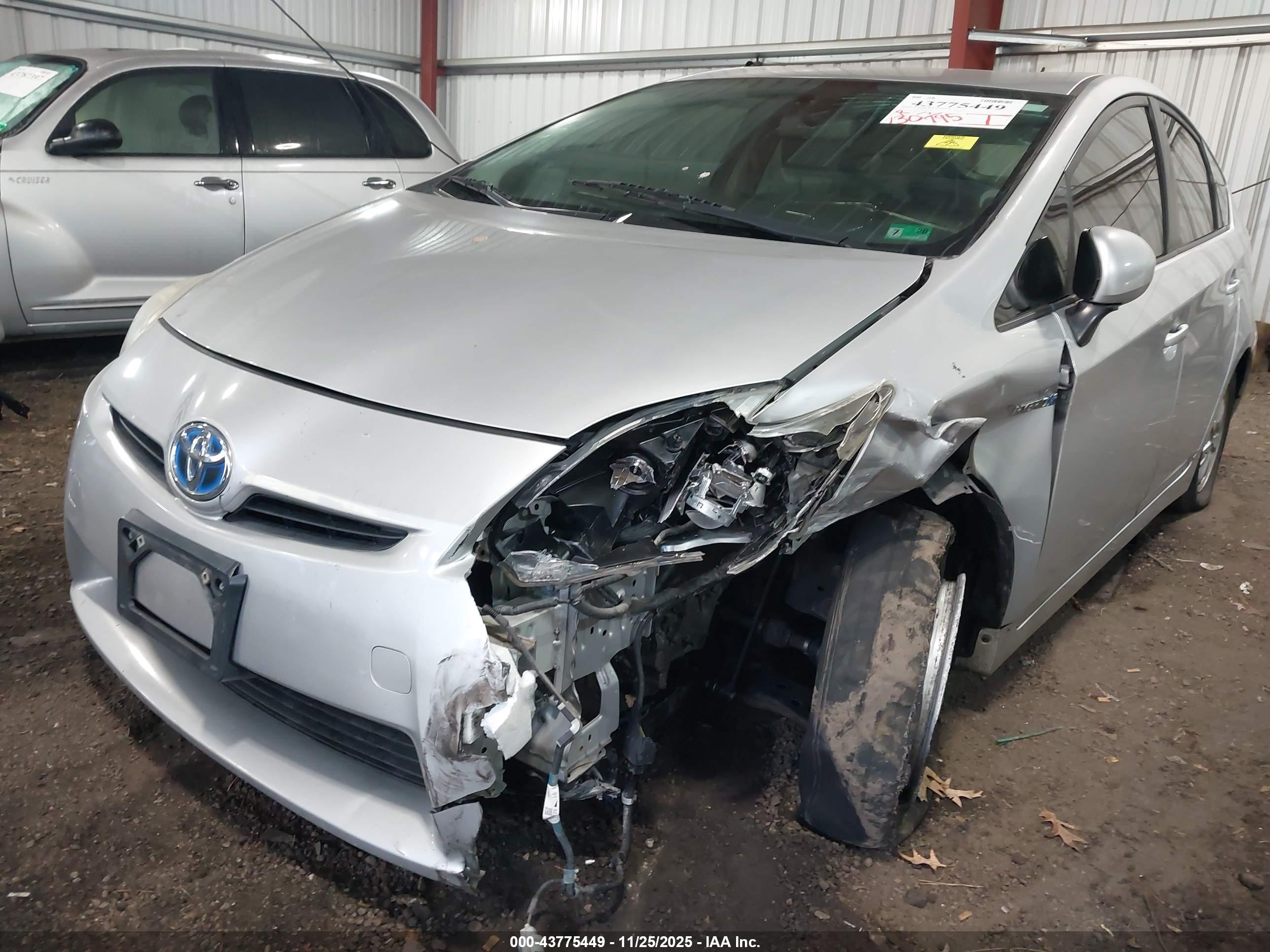 TOYOTA PRIUS image 6