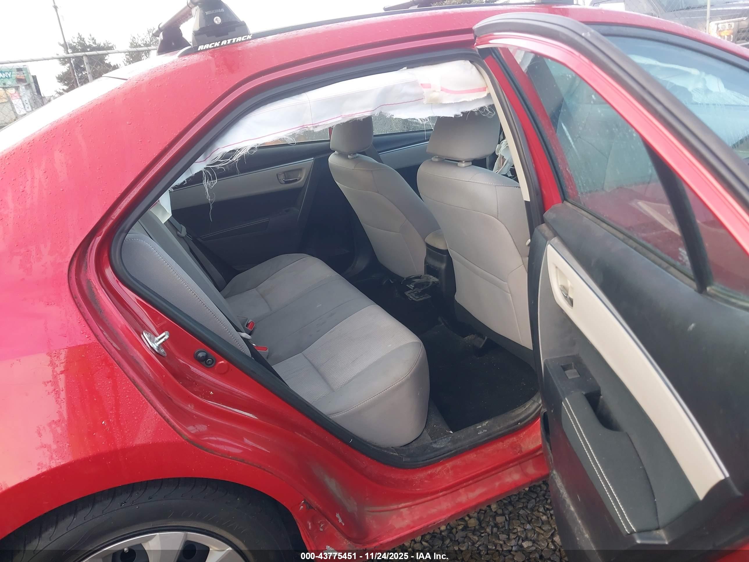 TOYOTA COROLLA image 8