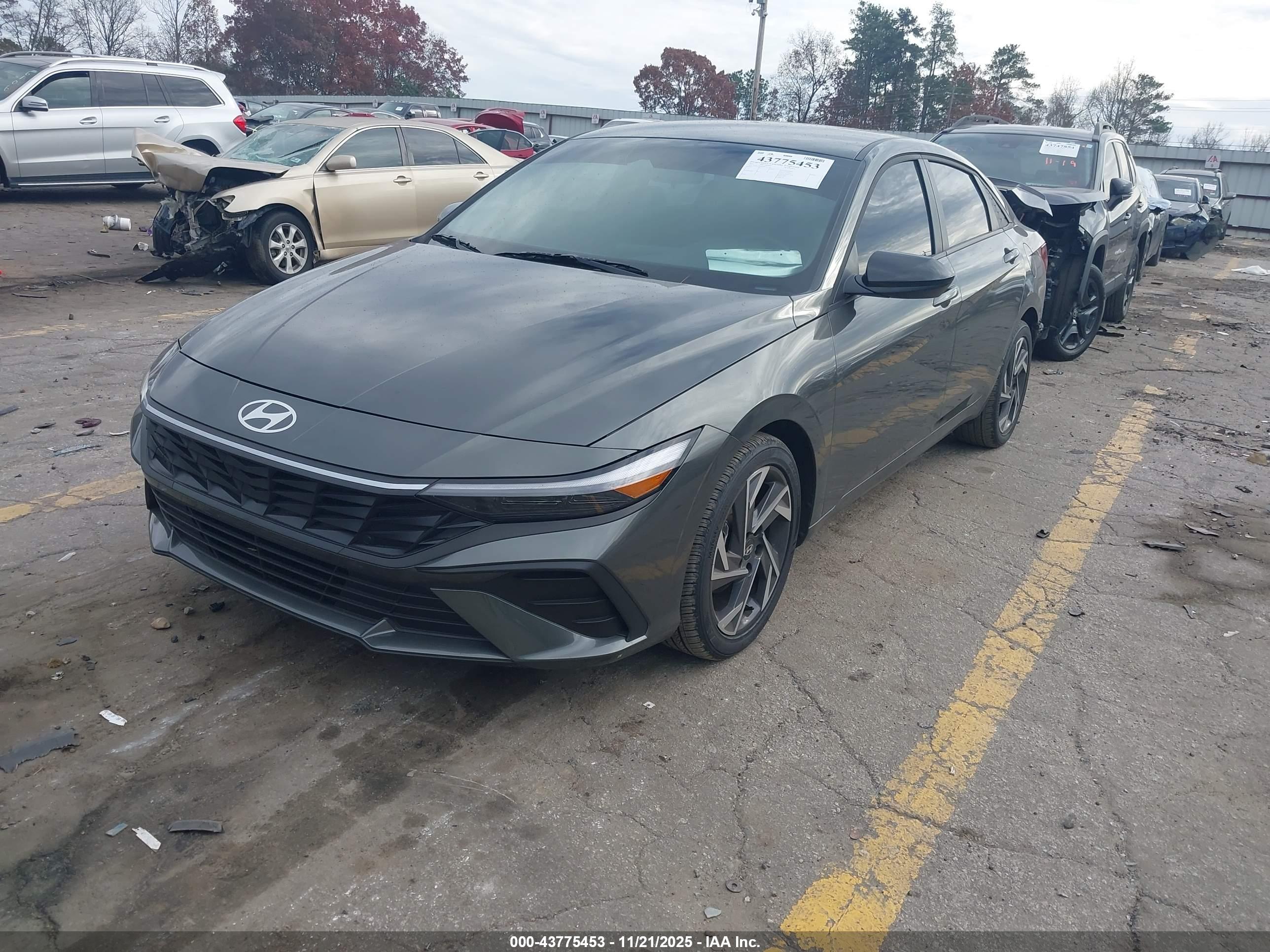 HYUNDAI ELANTRA image 2