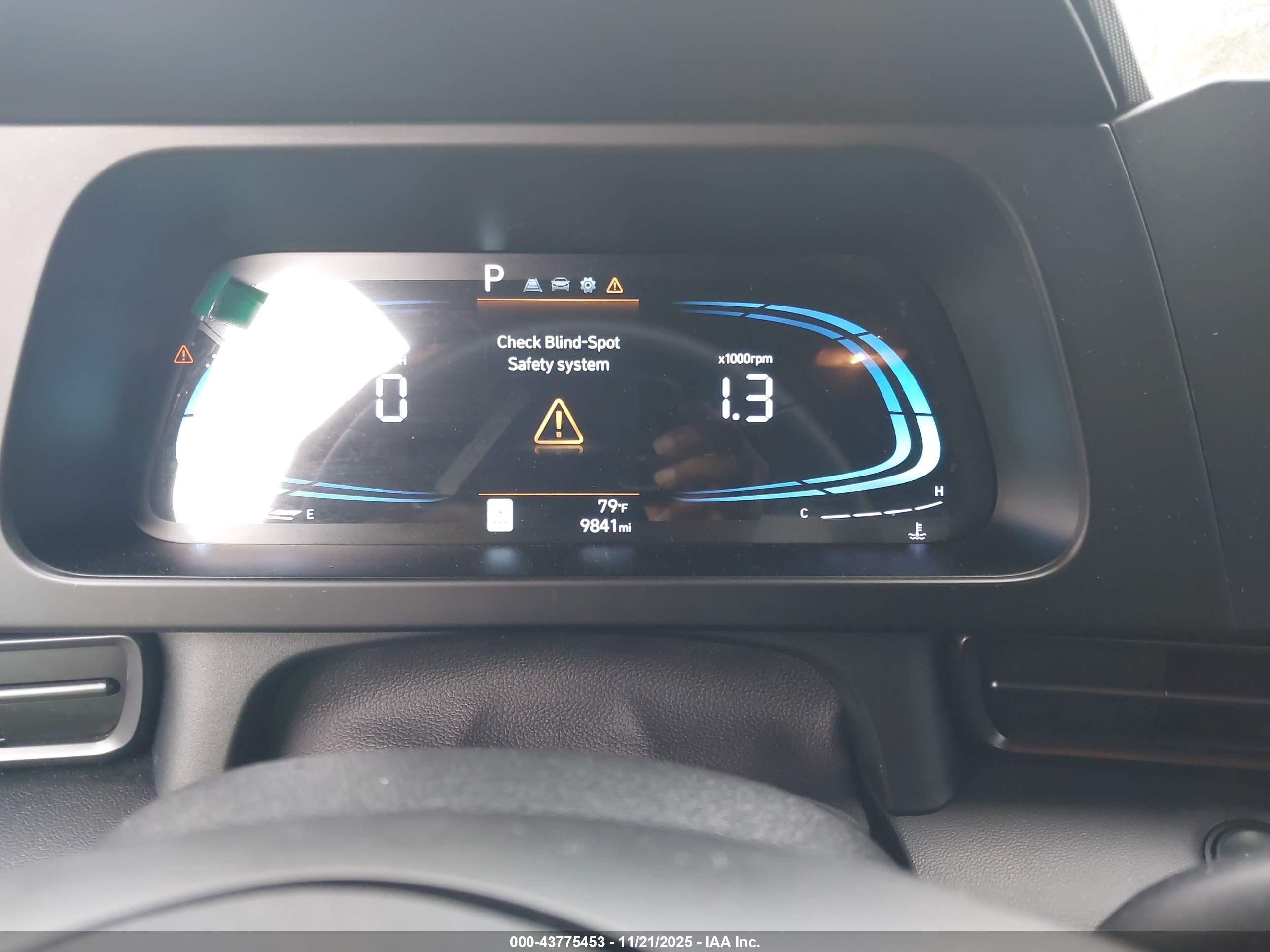 HYUNDAI ELANTRA image 7