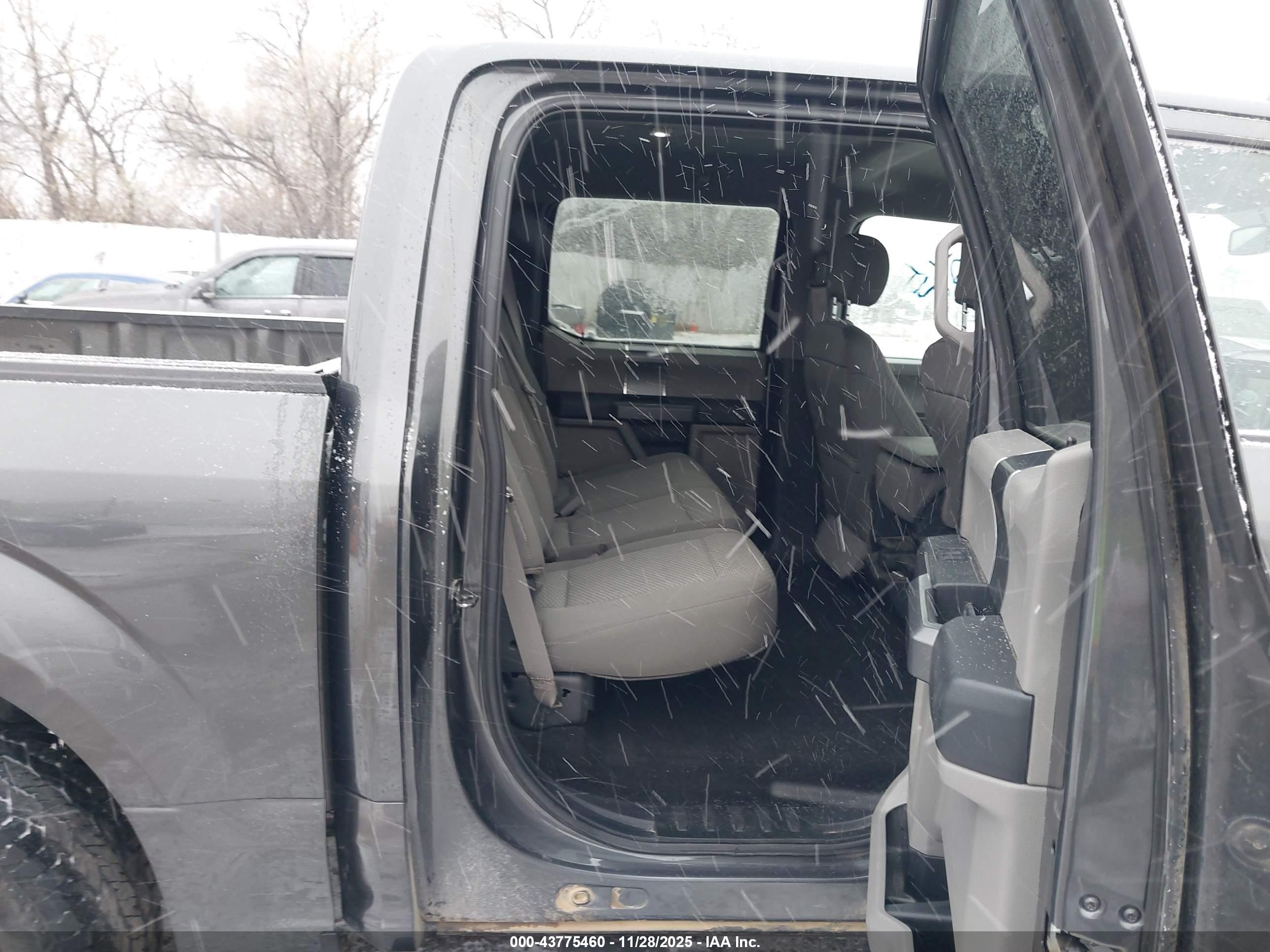 FORD F-150 image 8