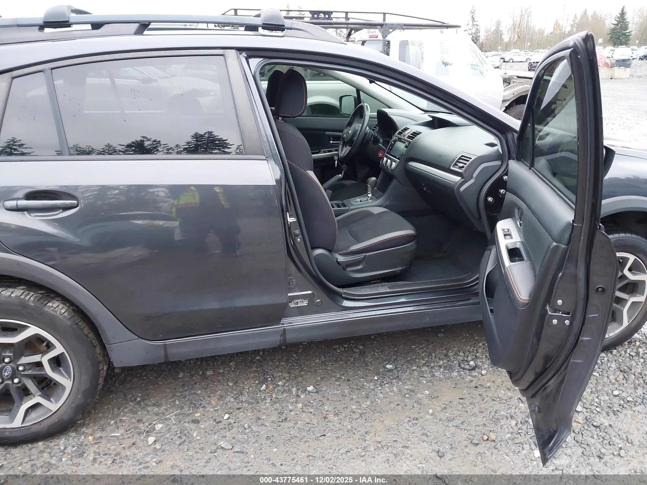 SUBARU CROSSTREK image 5