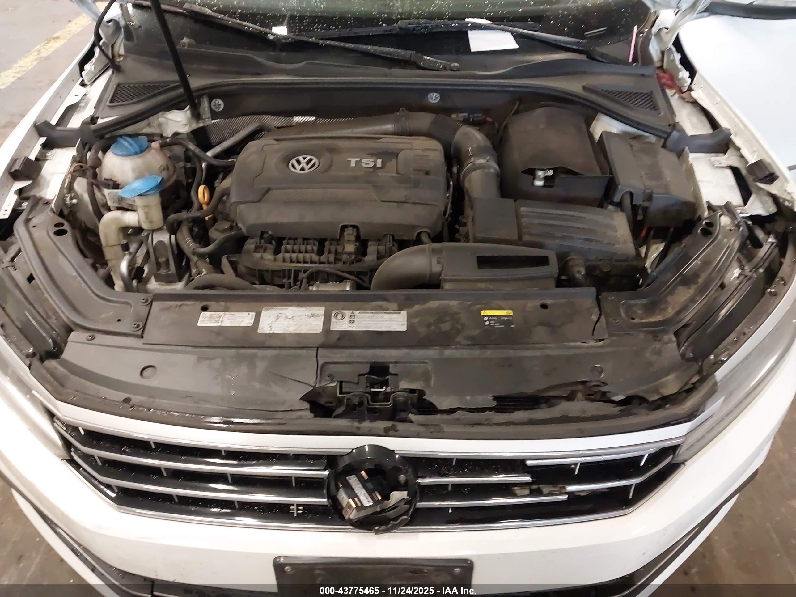VOLKSWAGEN PASSAT image 10