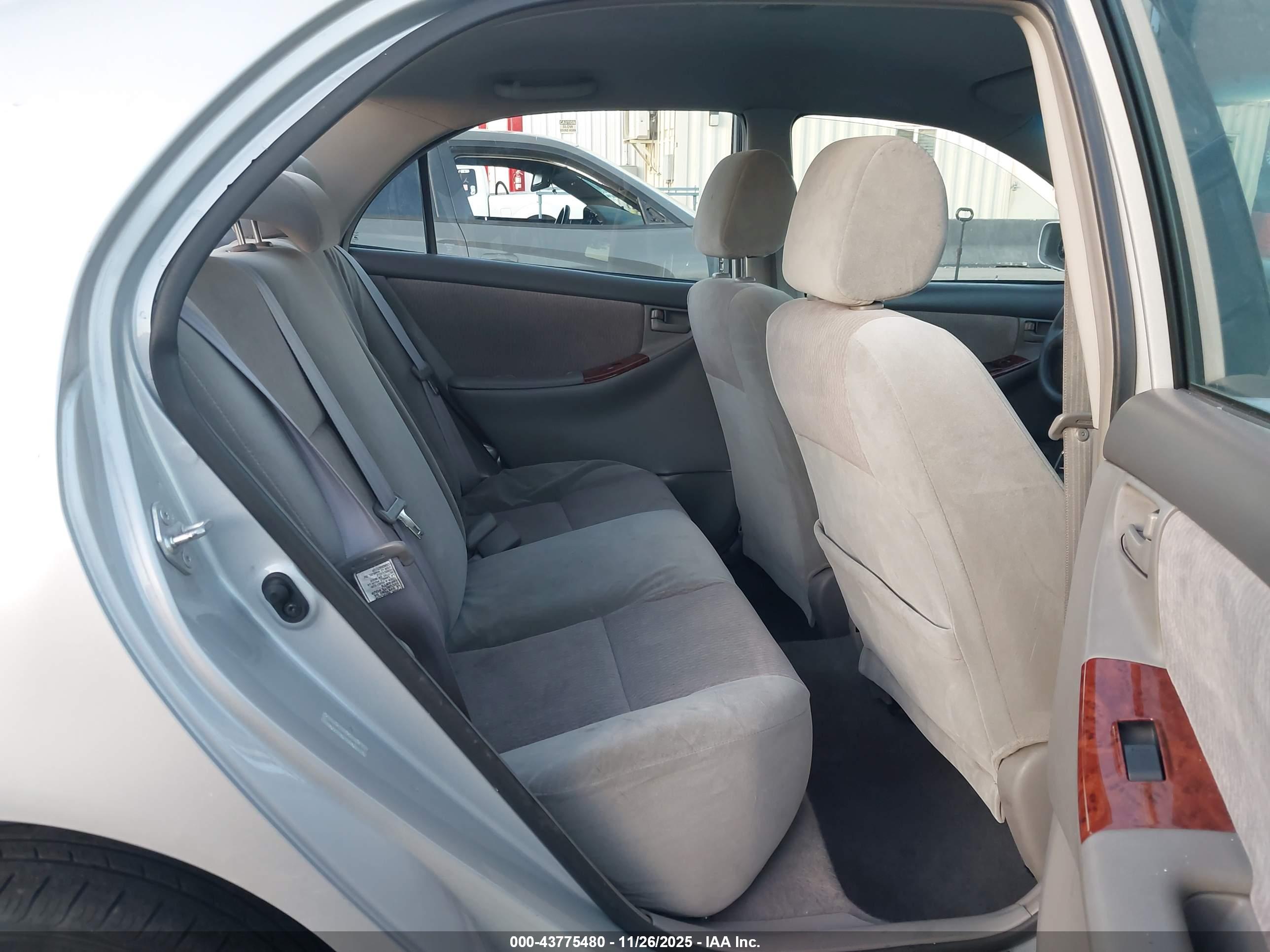 TOYOTA COROLLA image 8