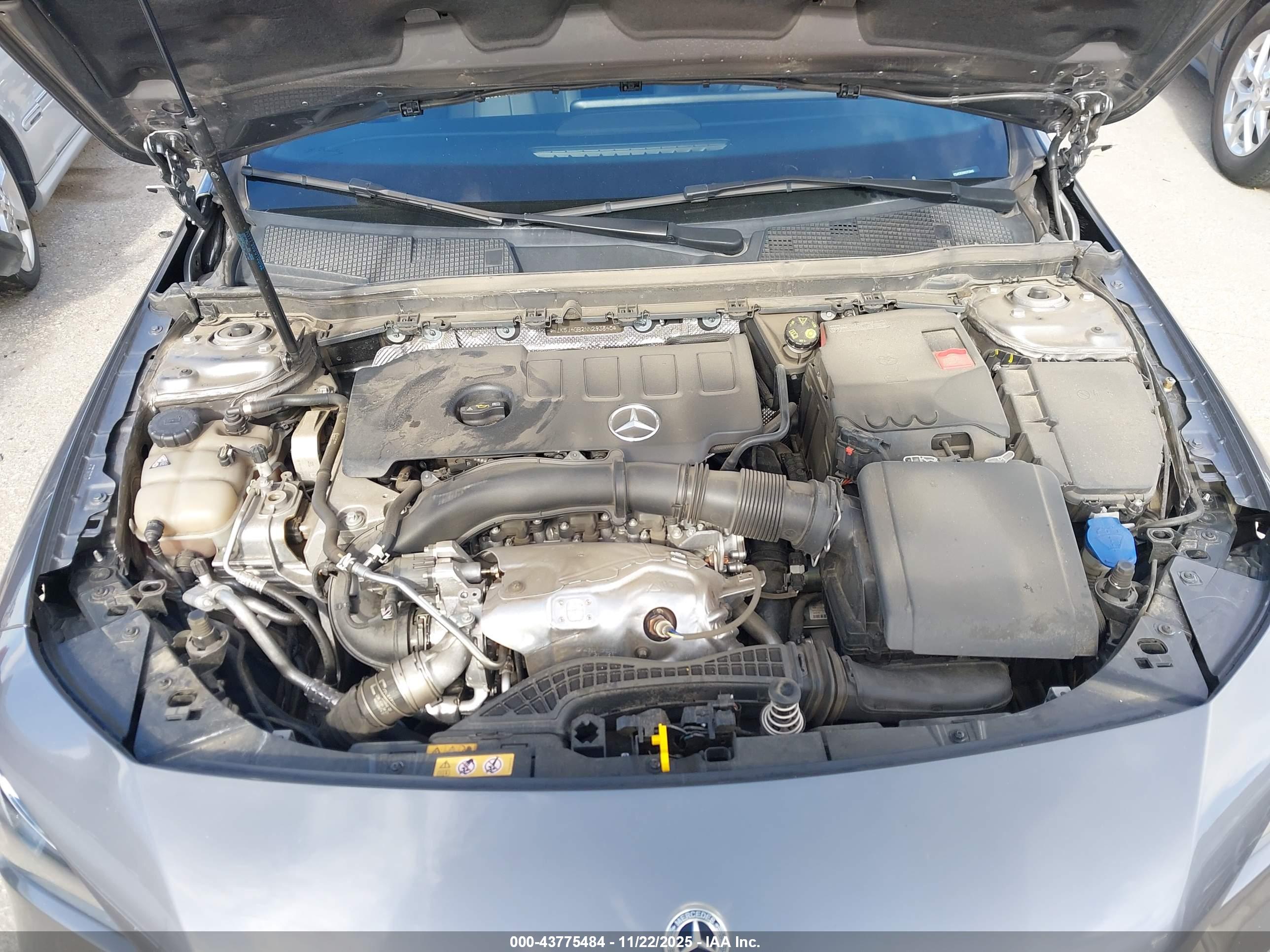 MERCEDES-BENZ CLA image 10