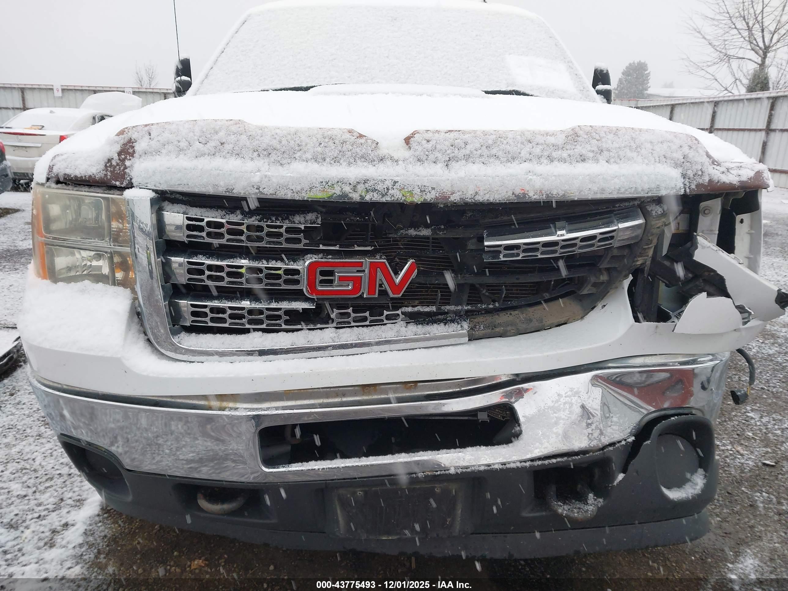 GMC SIERRA image 6