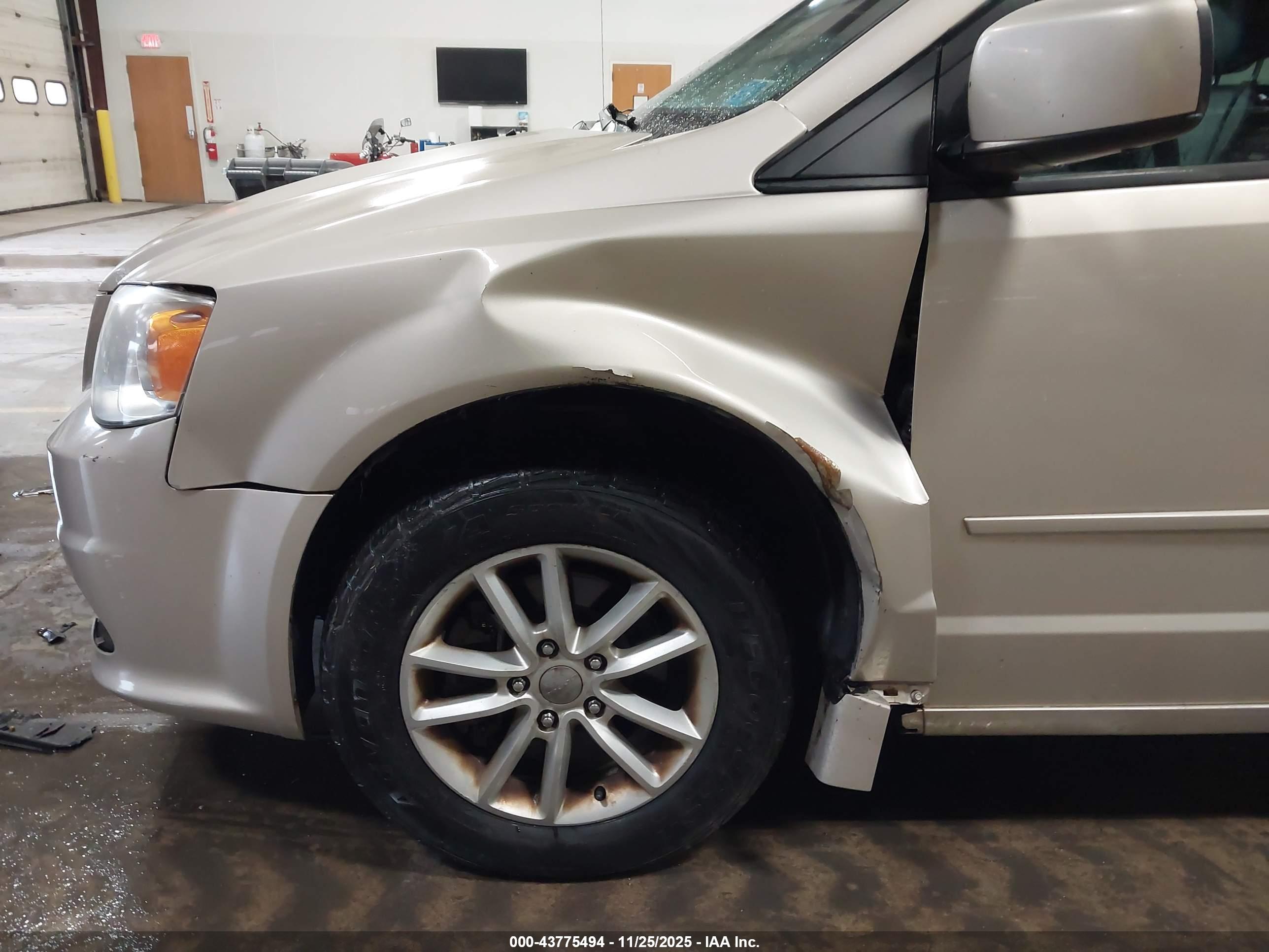 DODGE GRAND image 6