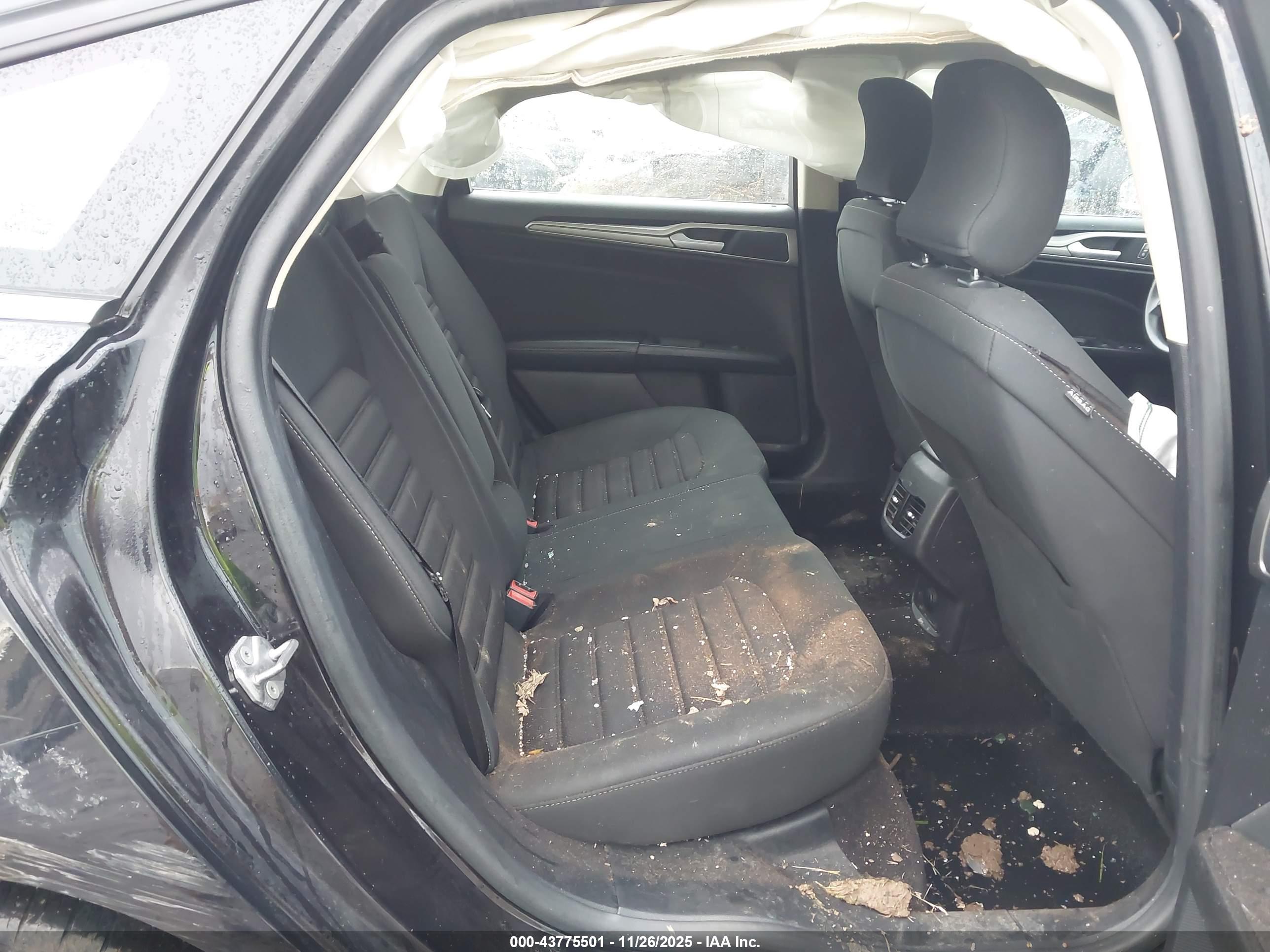 FORD FUSION image 8