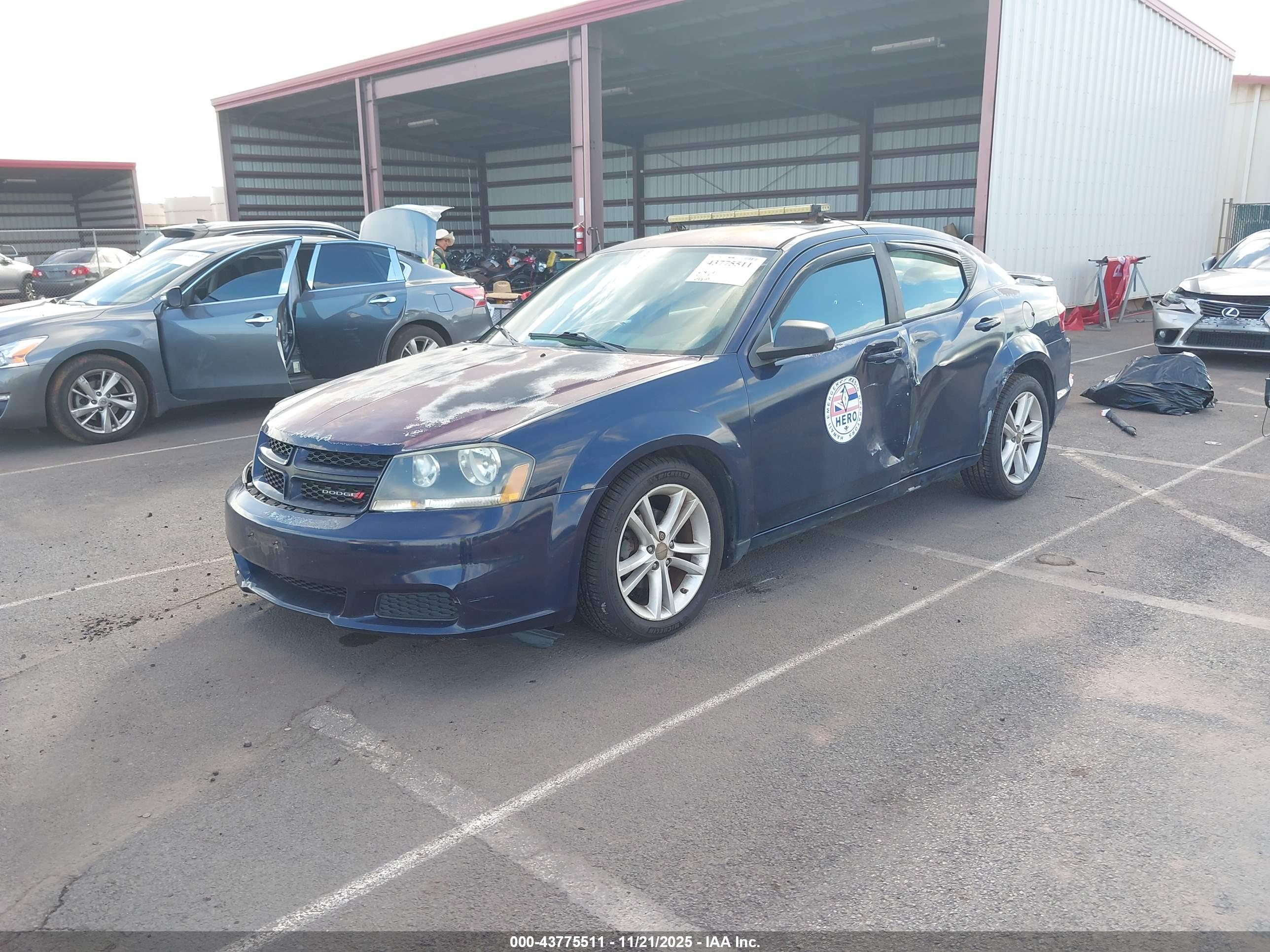 DODGE AVENGER image 2
