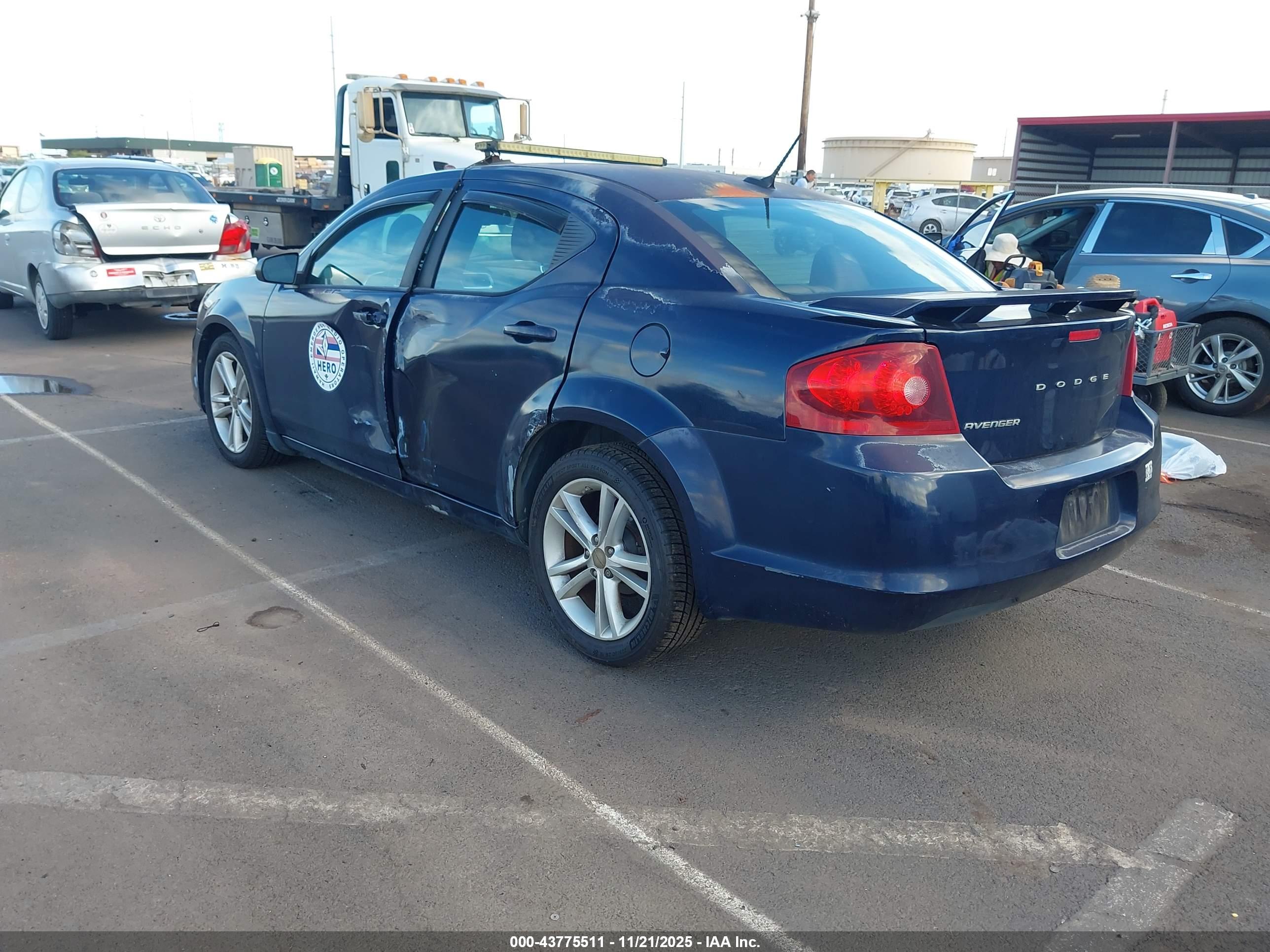DODGE AVENGER image 3