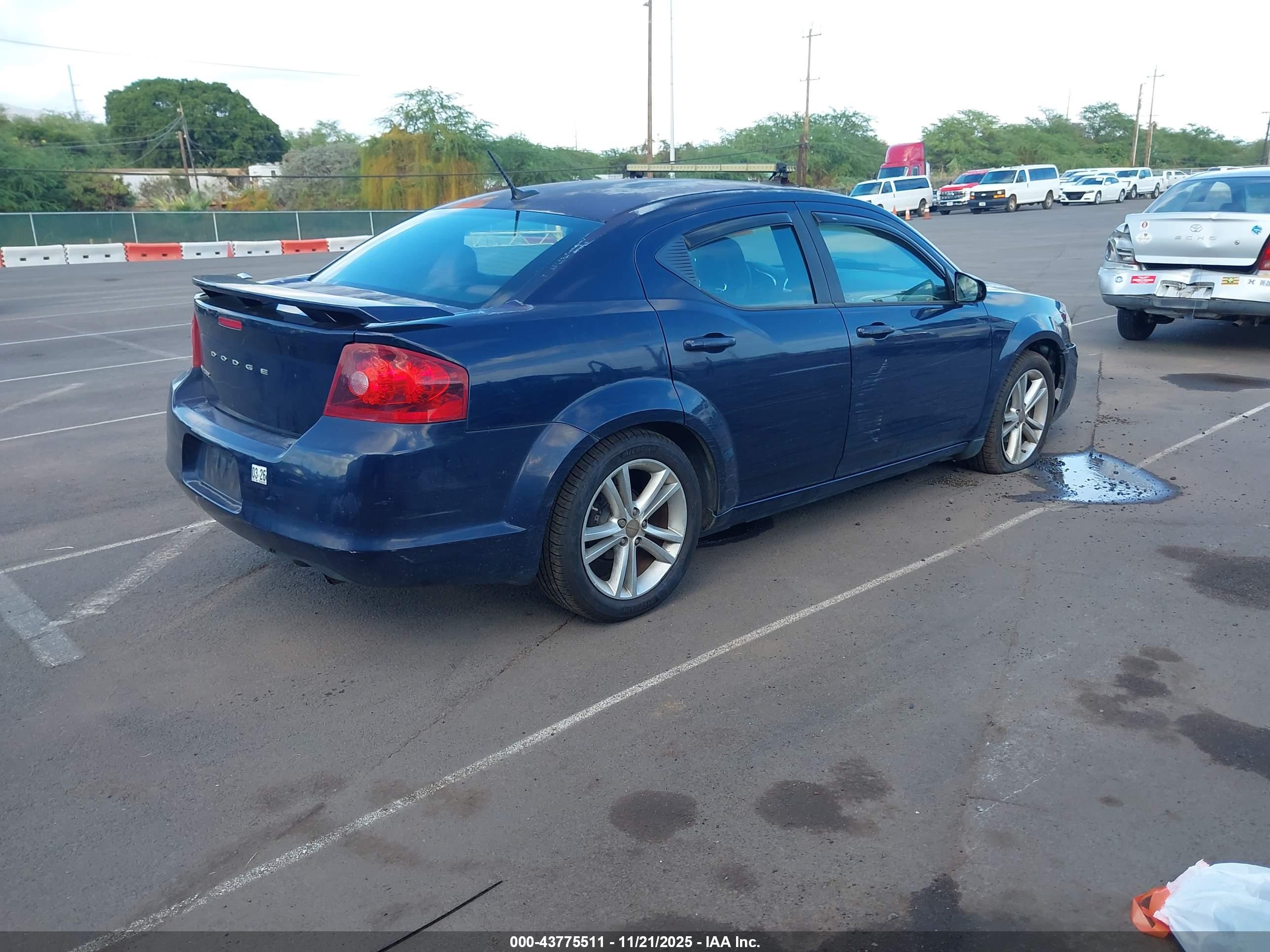 DODGE AVENGER image 4