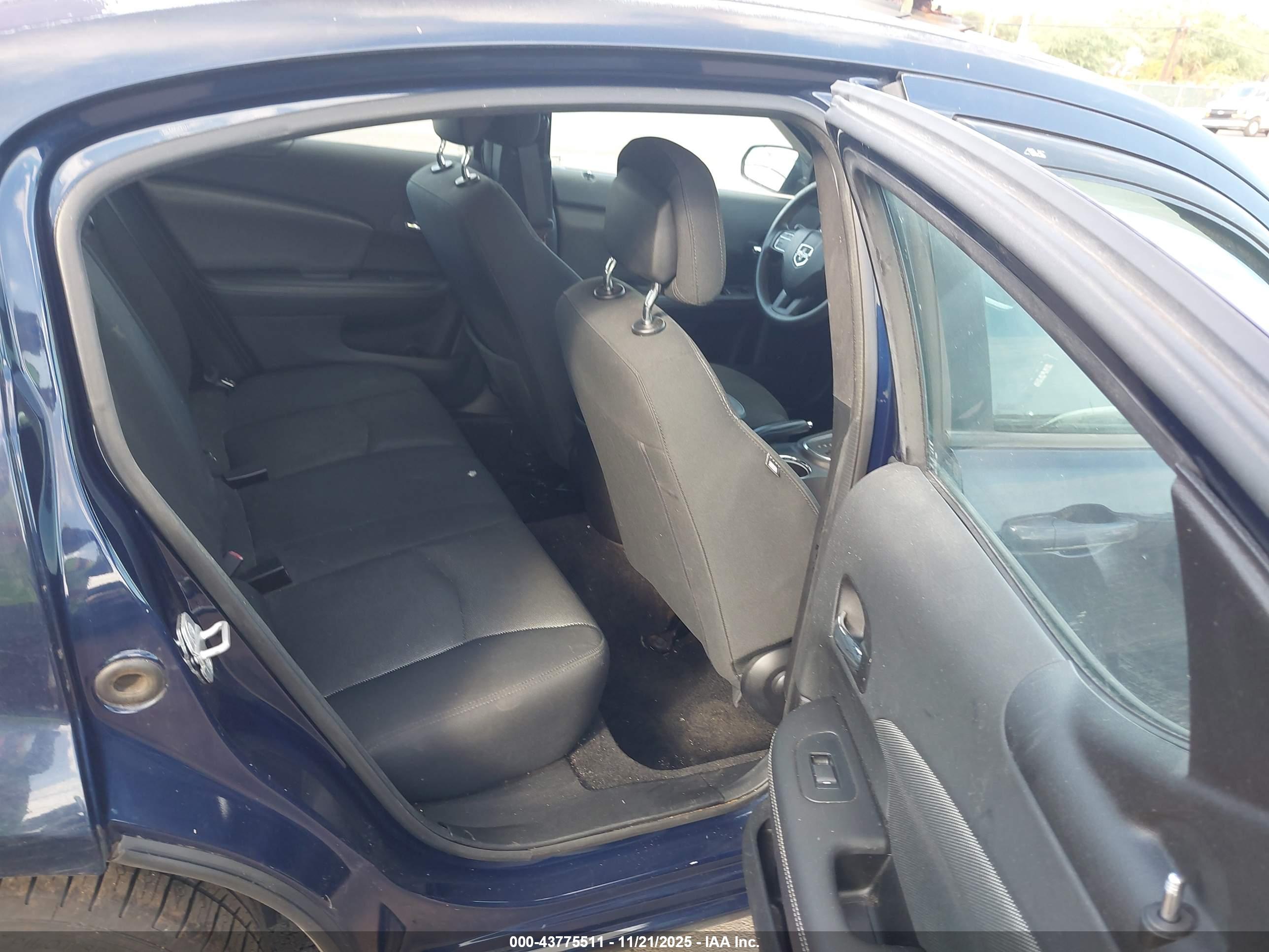 DODGE AVENGER image 8