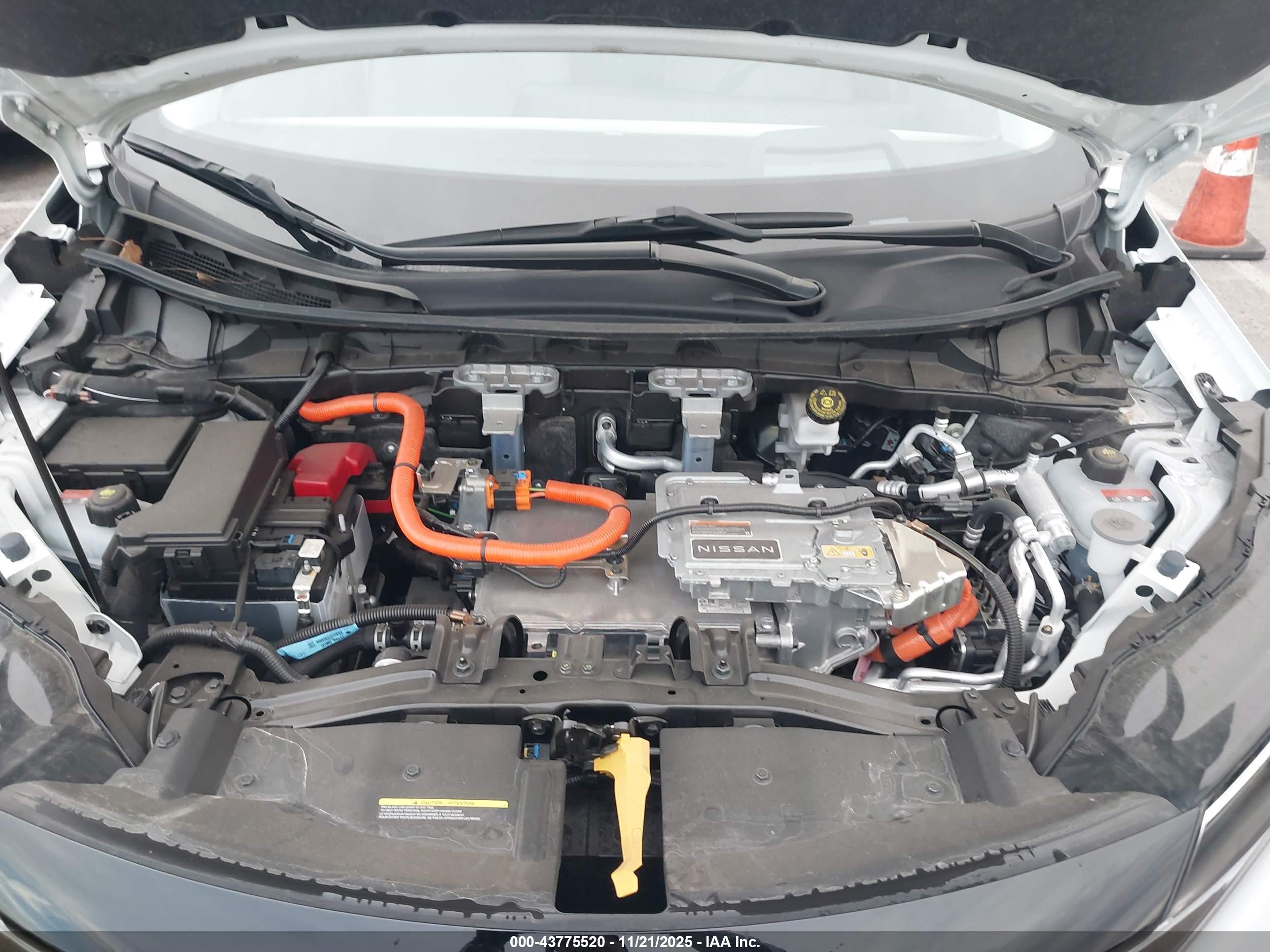 NISSAN ARIYA image 10