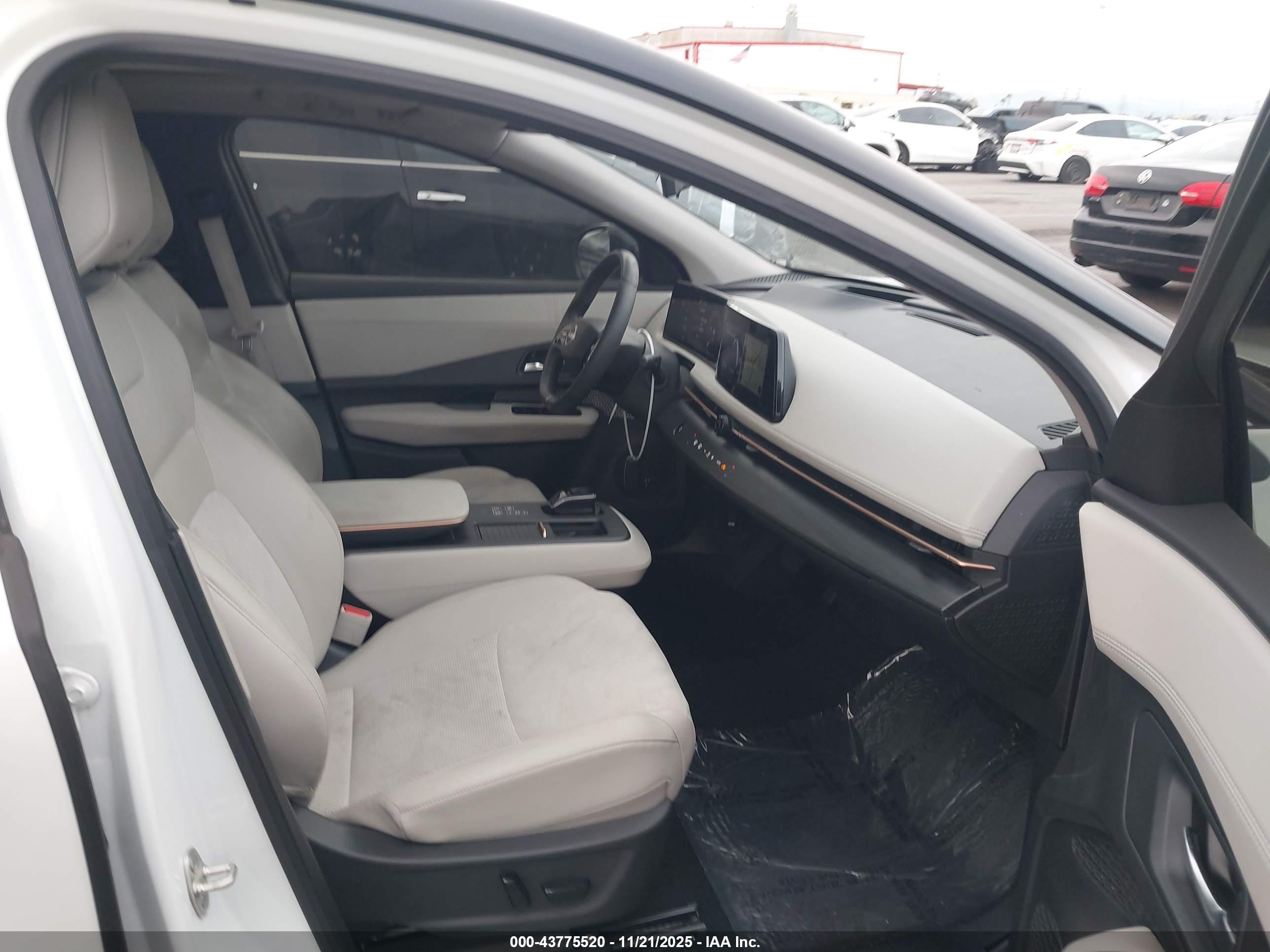 NISSAN ARIYA image 5