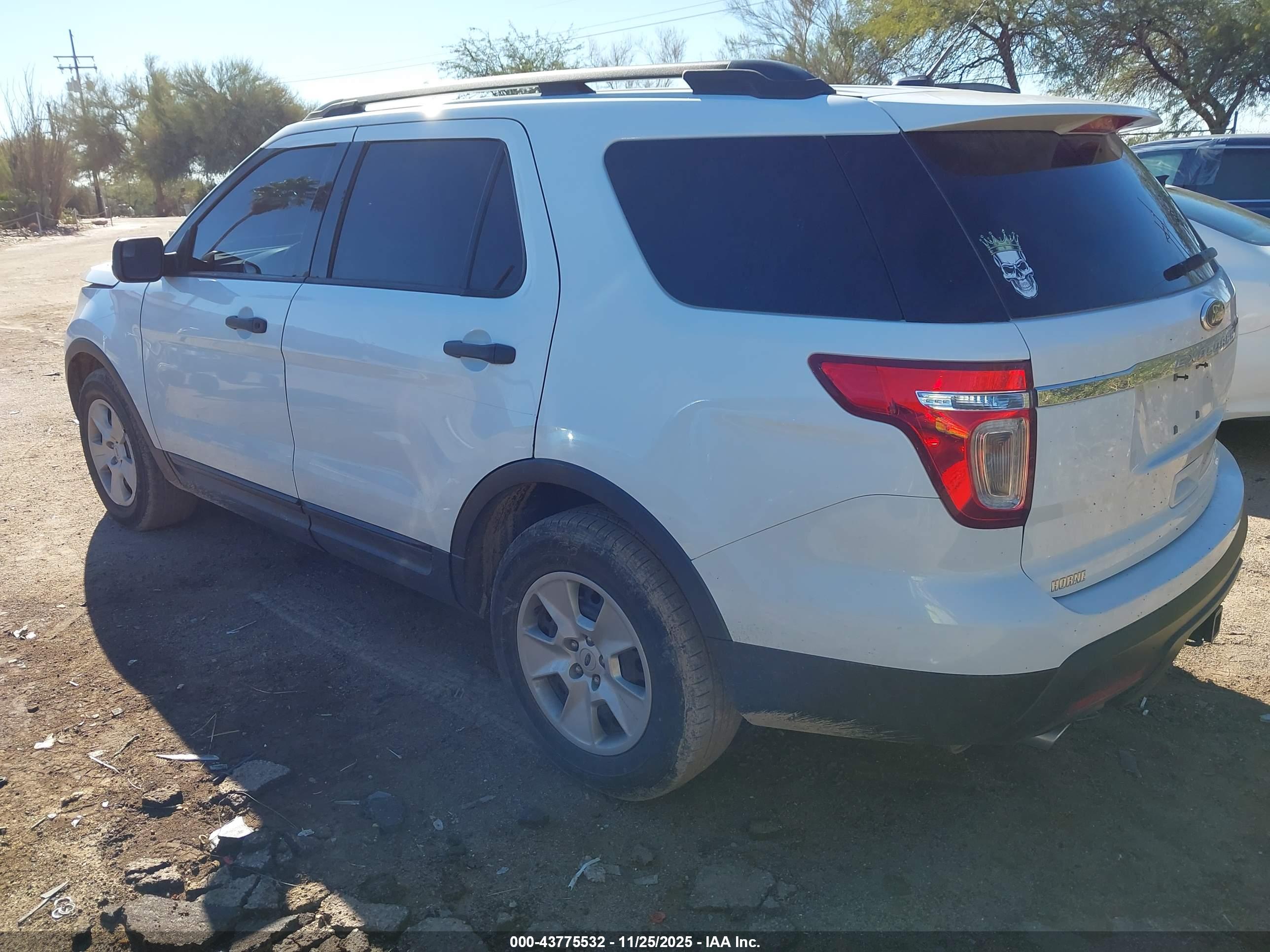 FORD EXPLORER image 3