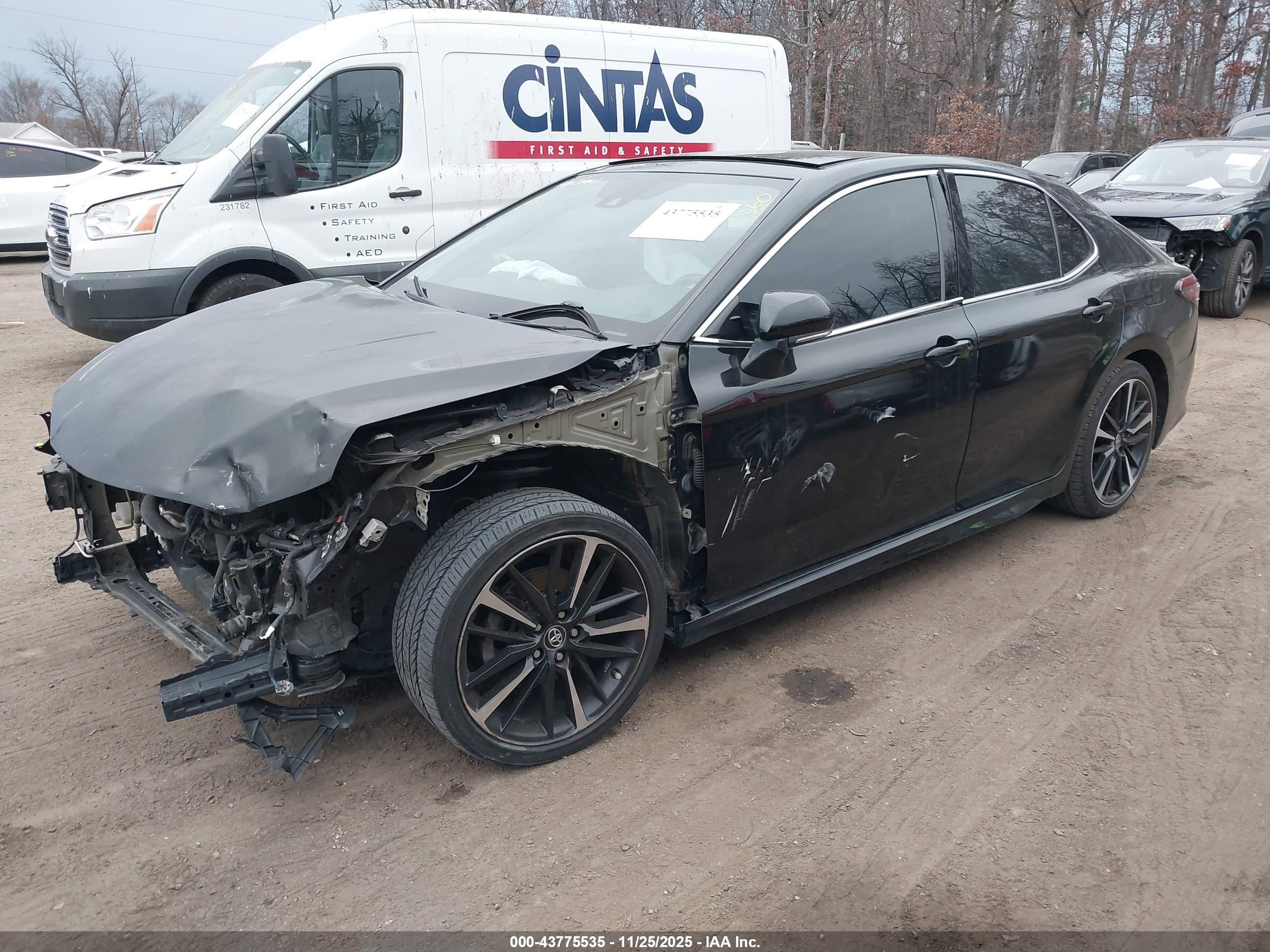 TOYOTA CAMRY image 2