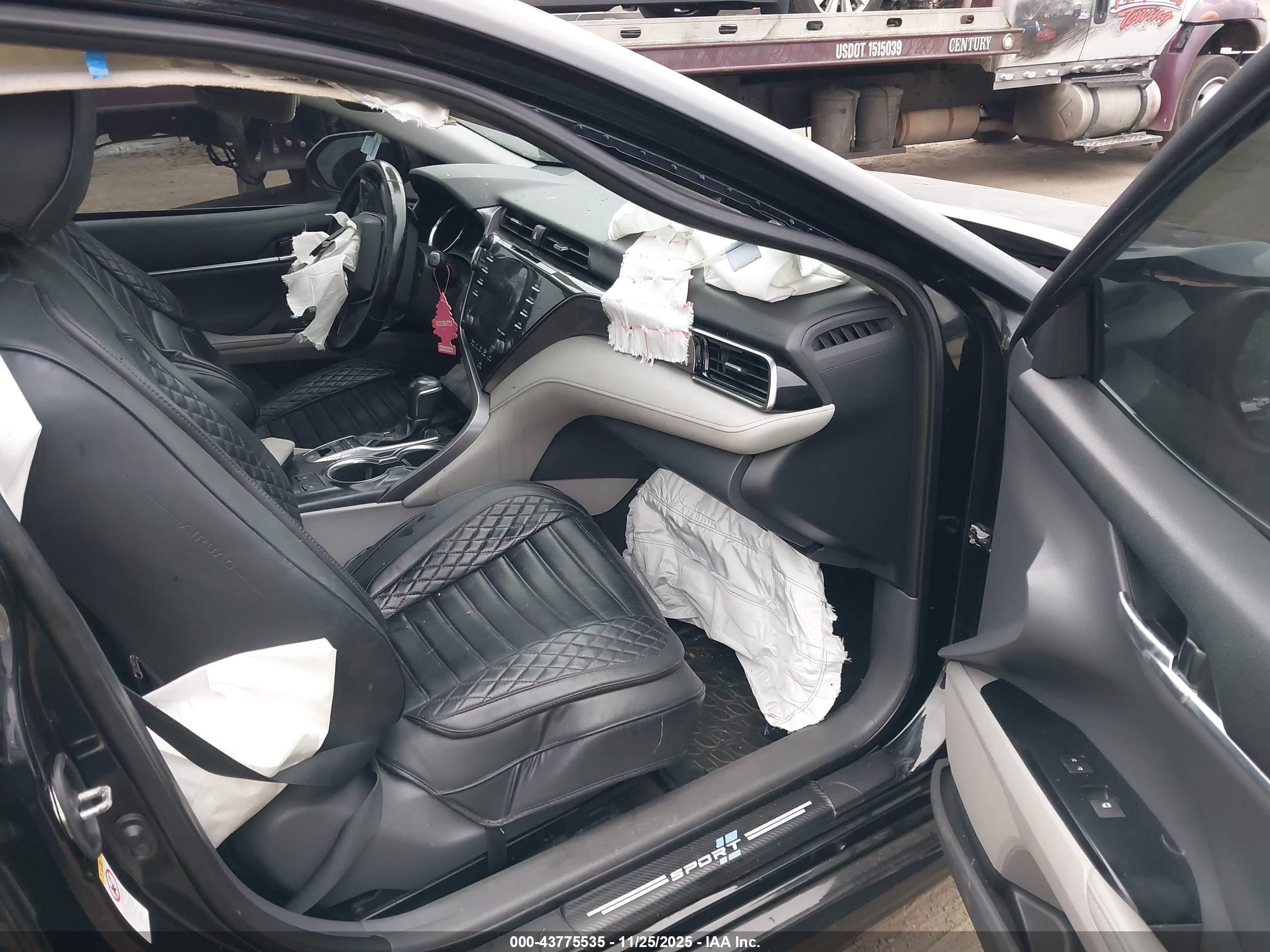 TOYOTA CAMRY image 5