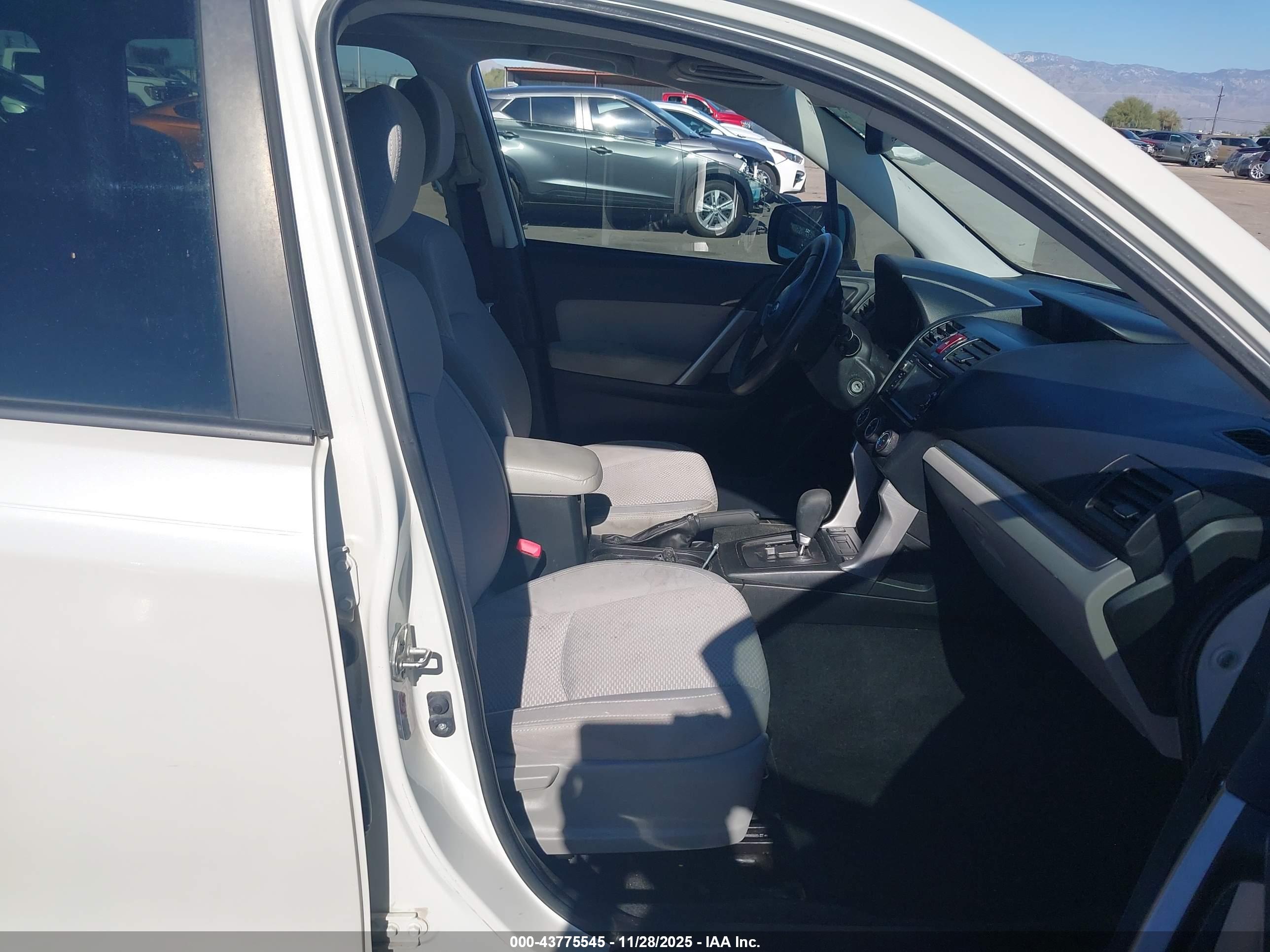 SUBARU FORESTER image 5