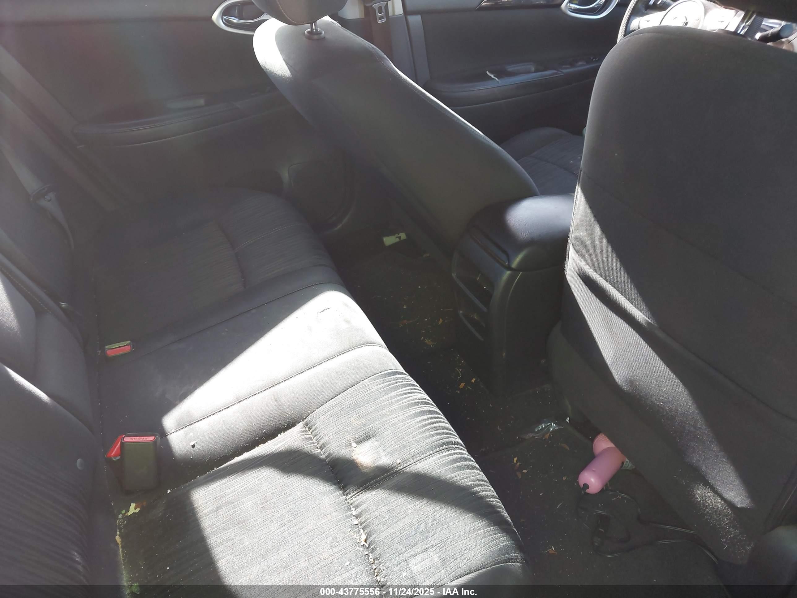 NISSAN SENTRA image 8