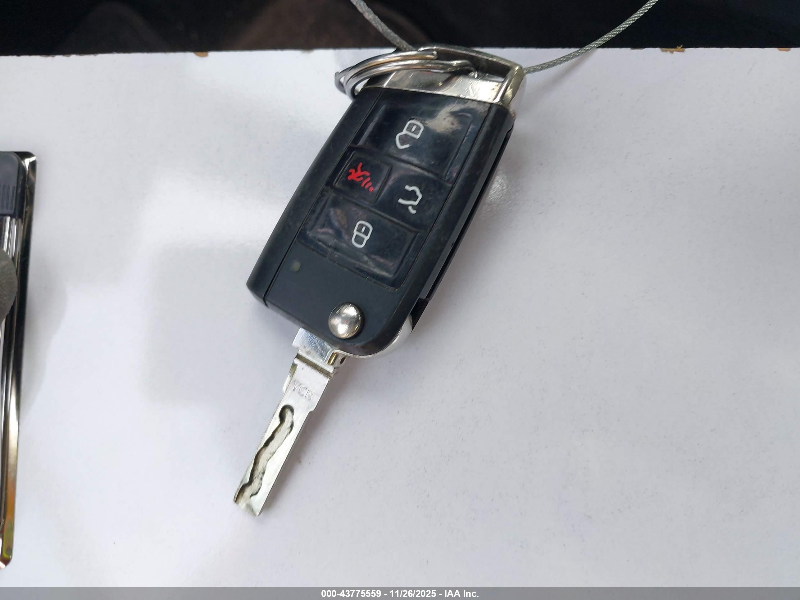 VOLKSWAGEN GOLF image 11