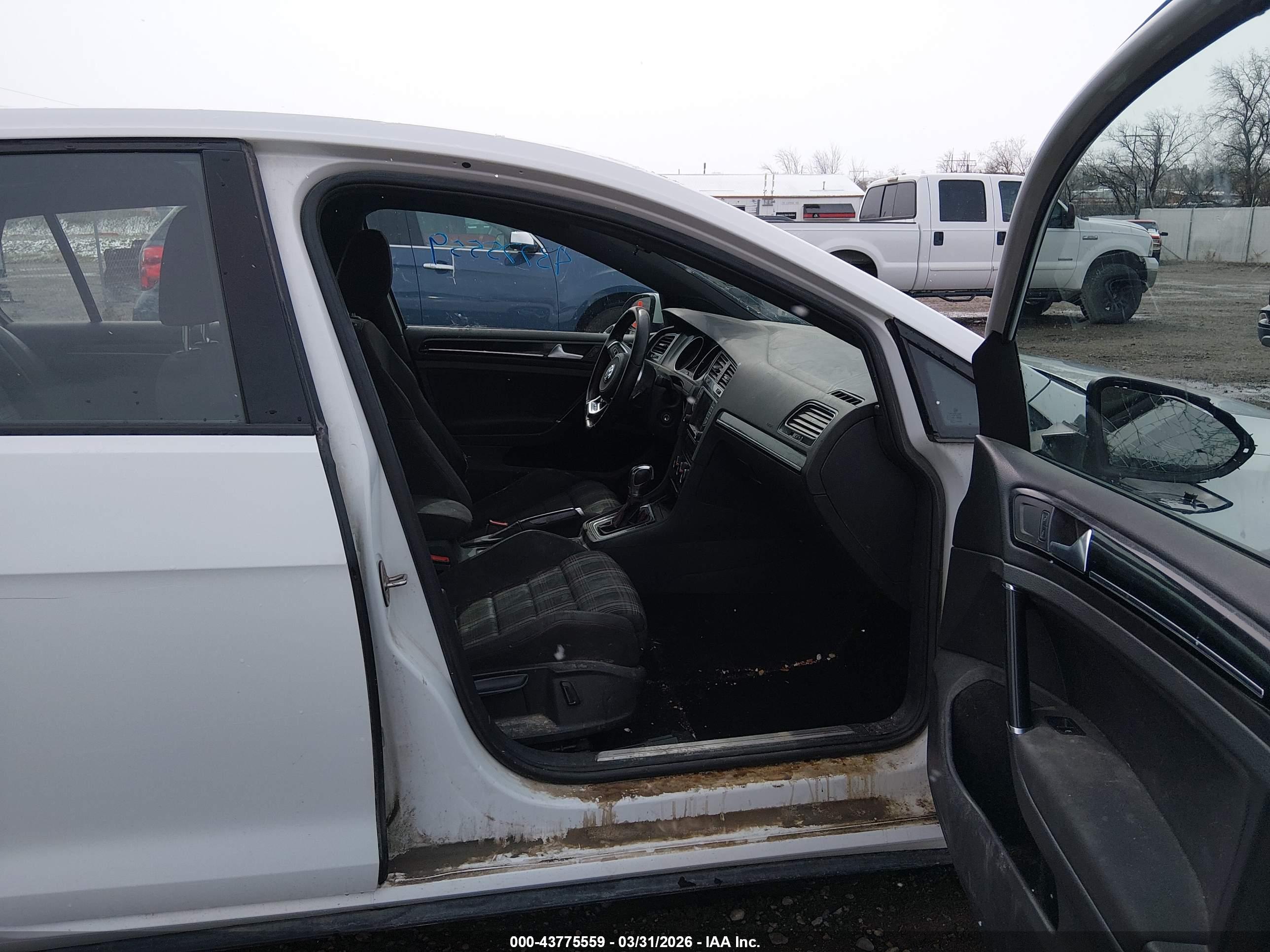 VOLKSWAGEN GOLF image 5