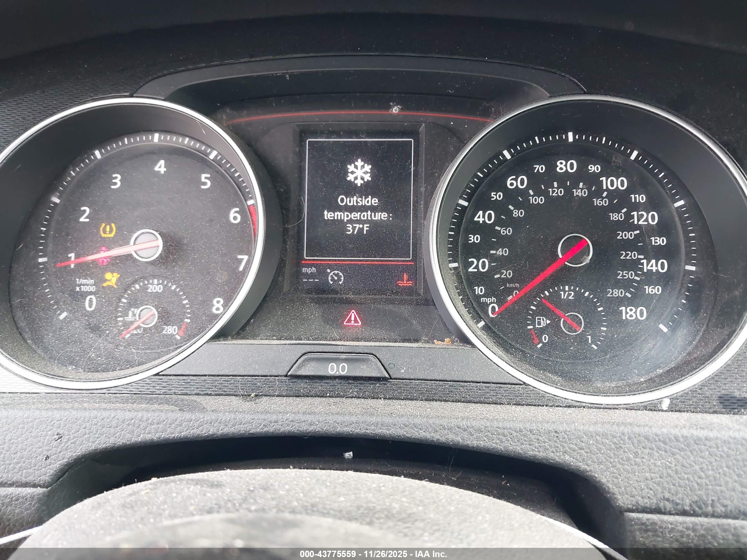 VOLKSWAGEN GOLF image 7