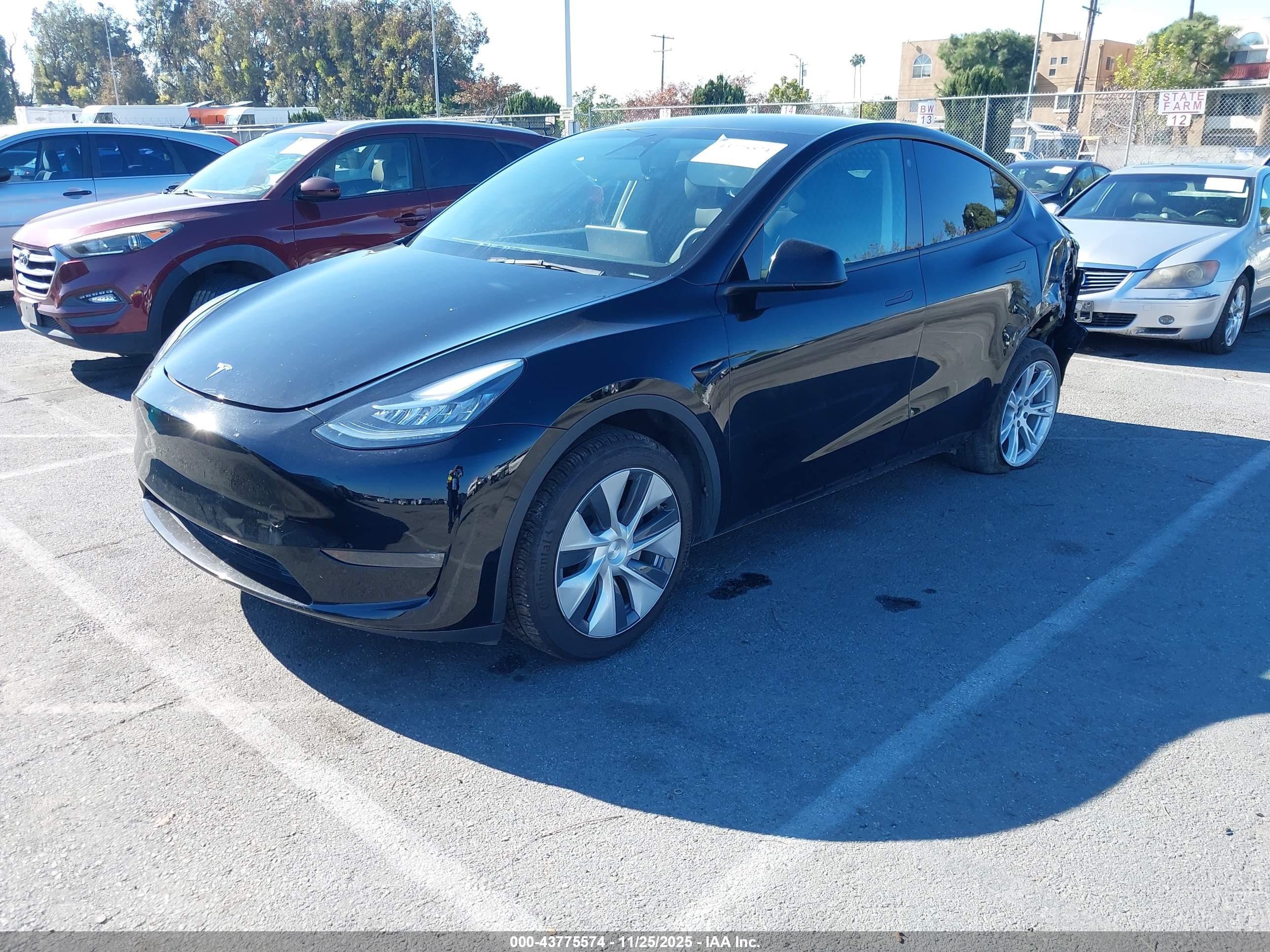 TESLA MODEL image 2