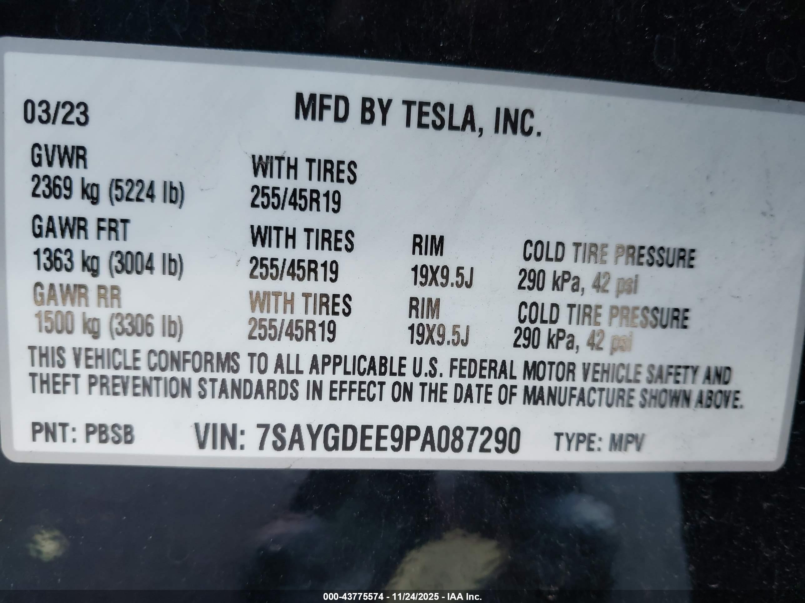 TESLA MODEL image 9