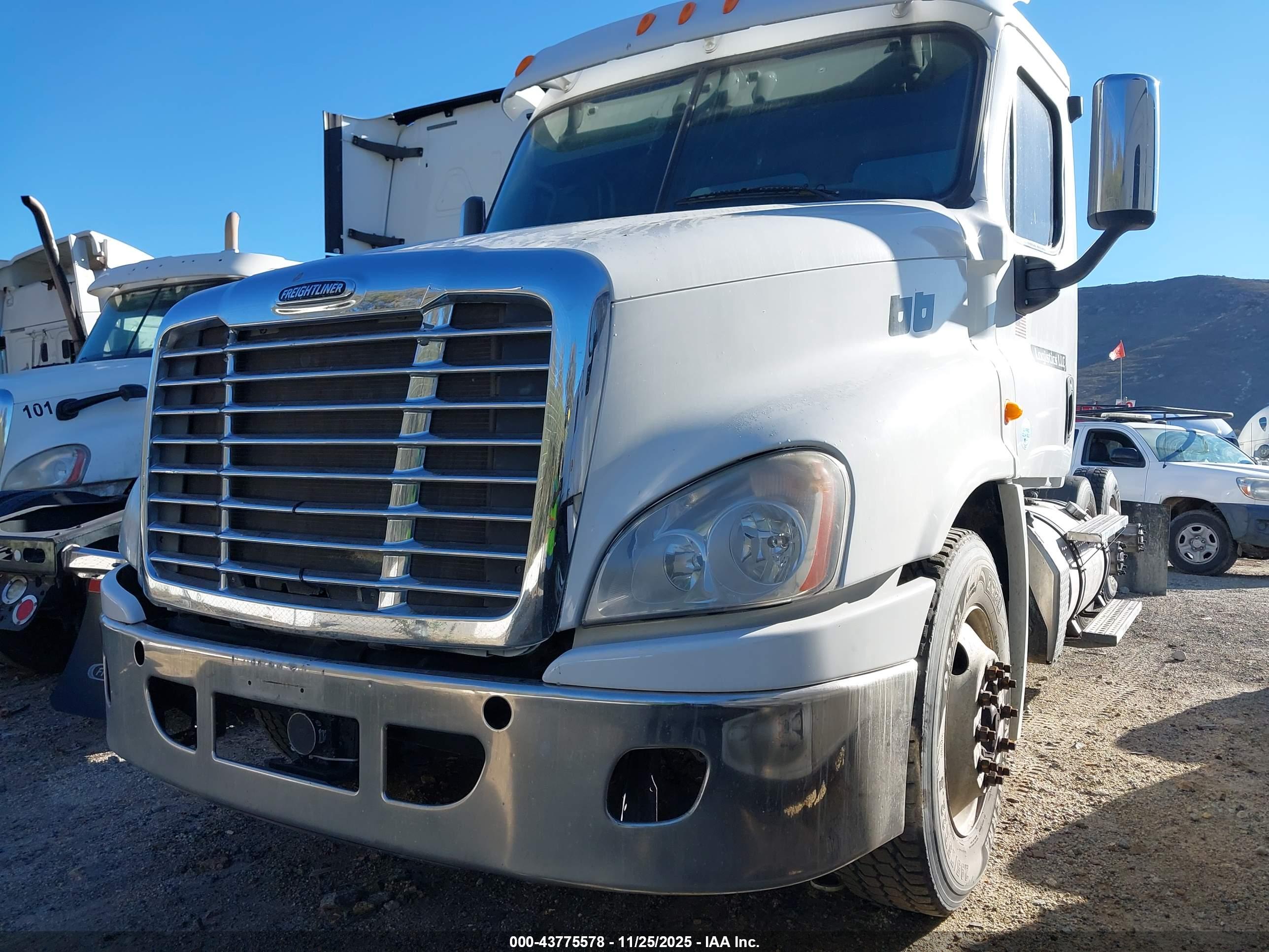 FREIGHTLINER CASCADIA image 2