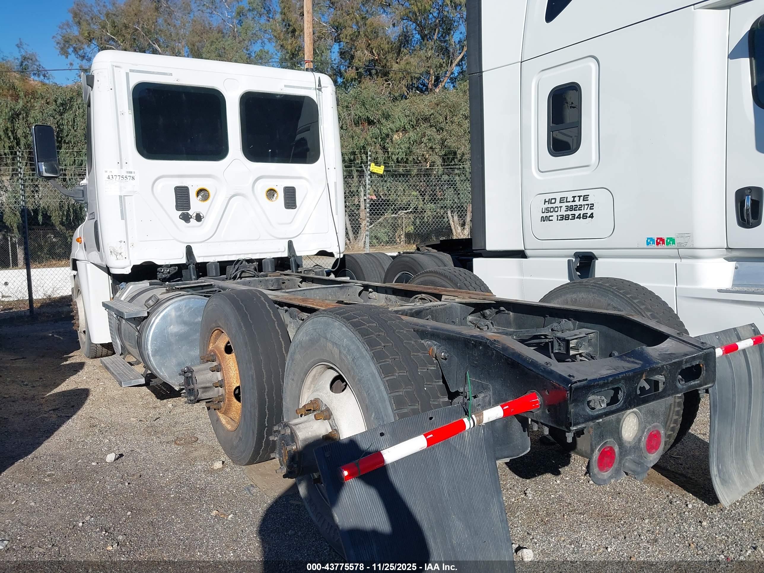 FREIGHTLINER CASCADIA image 3