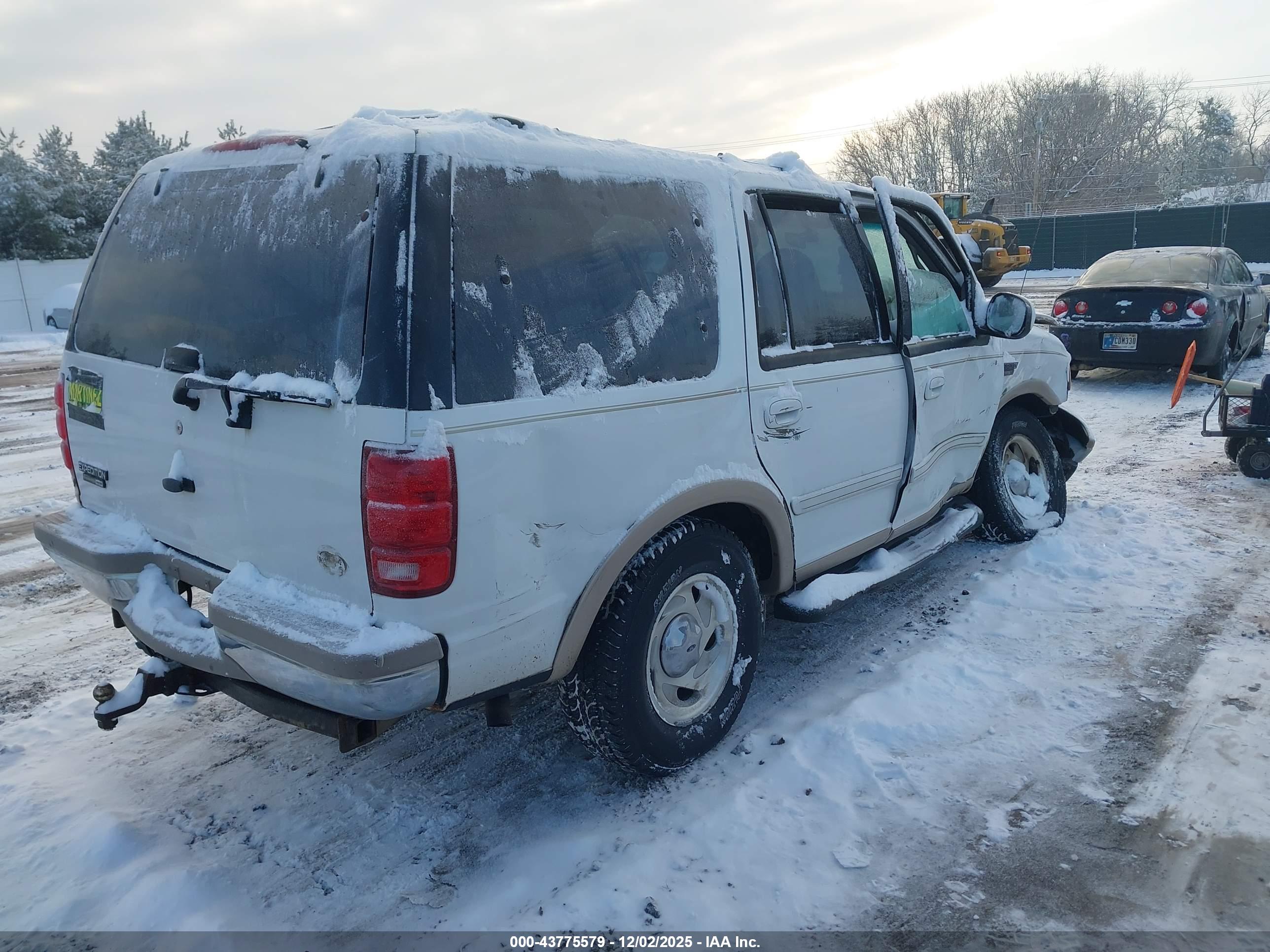 FORD EXPEDITION image 4
