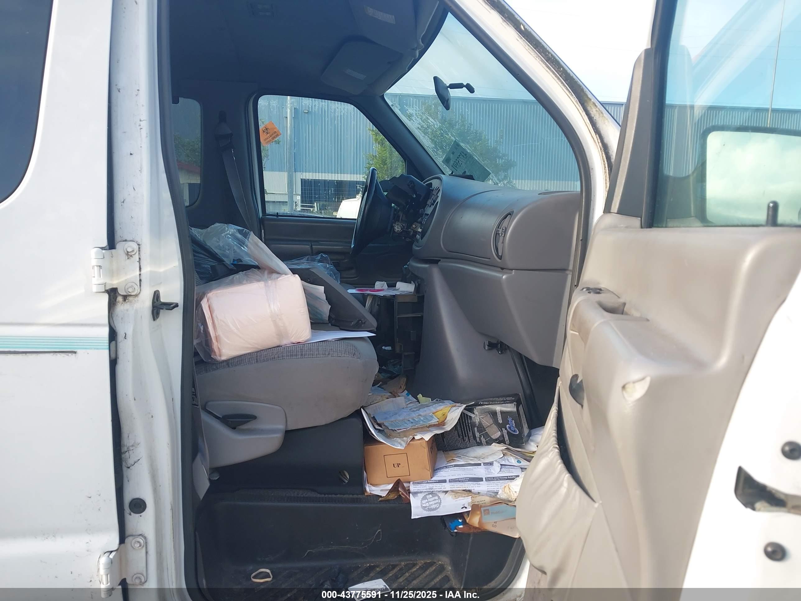 FORD E-350 image 5