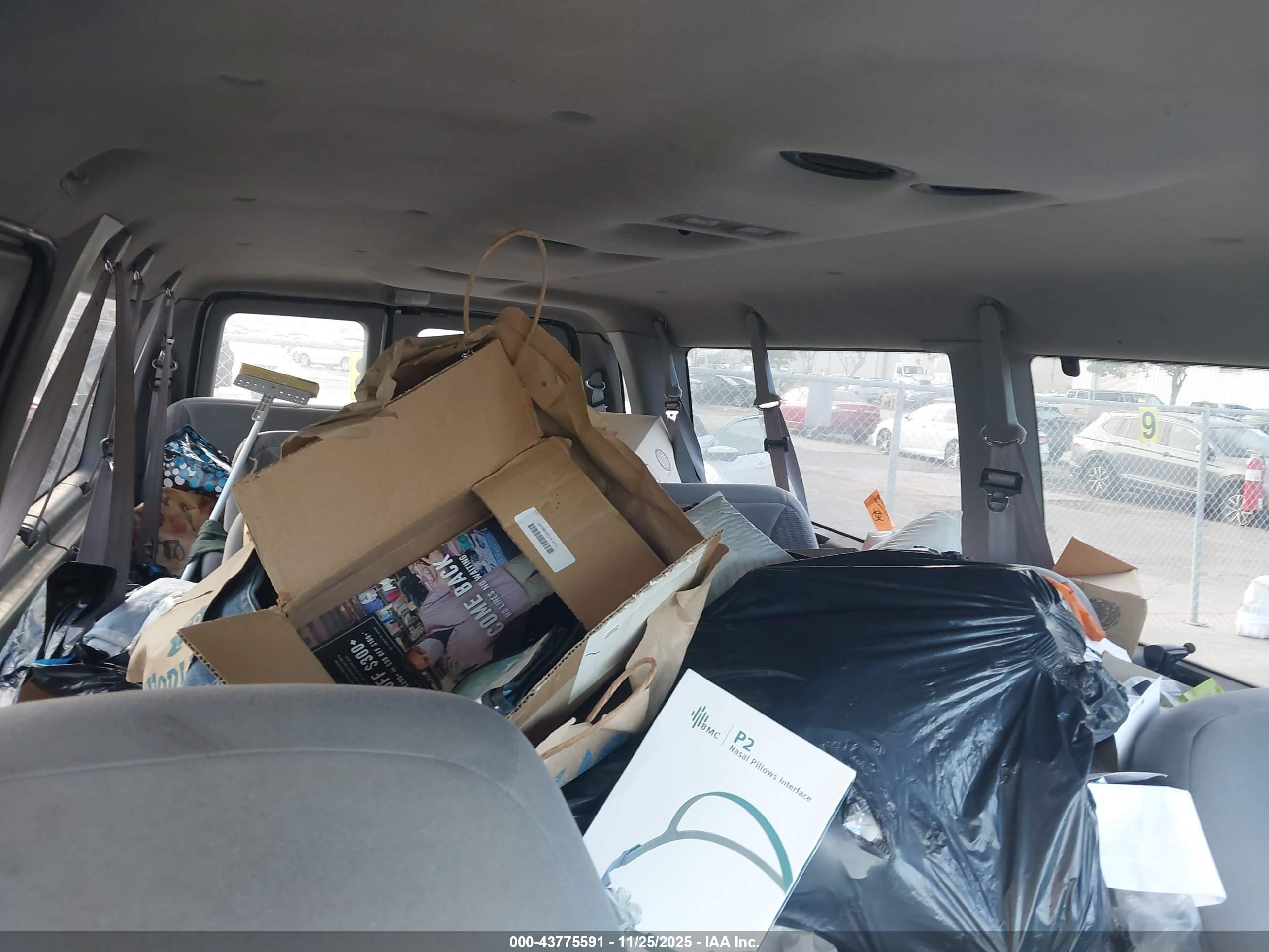 FORD E-350 image 8