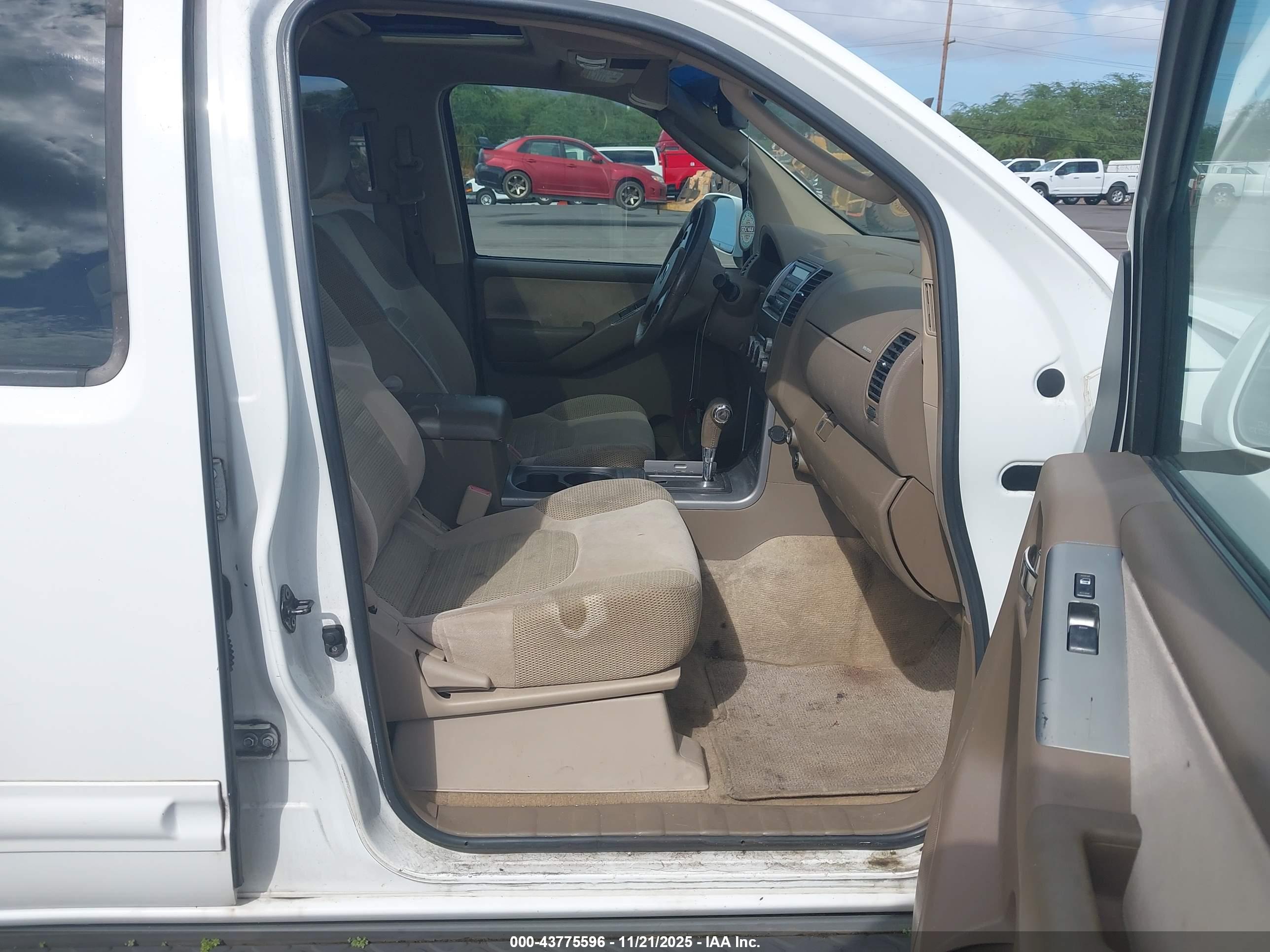 NISSAN PATHFINDER image 5