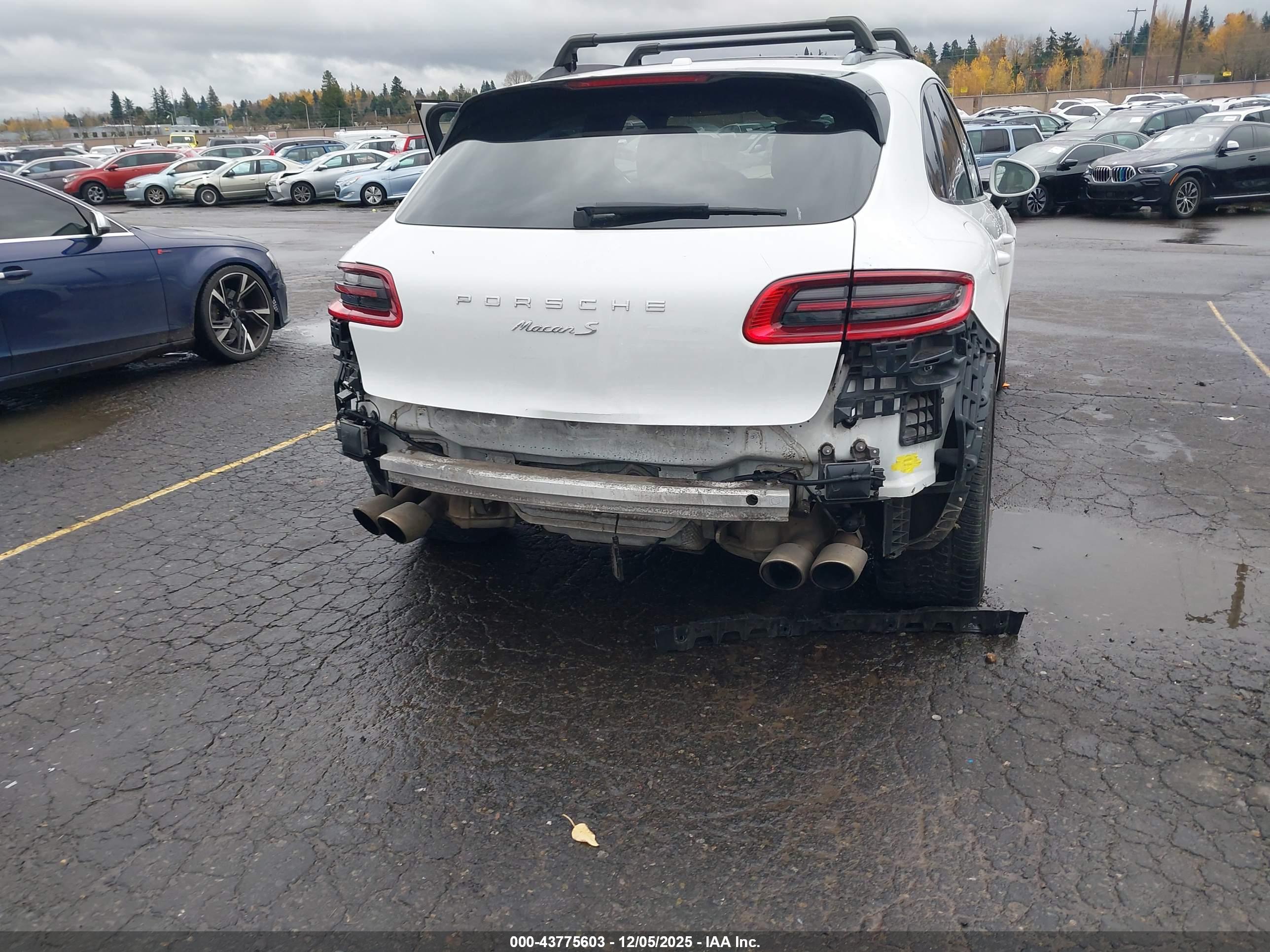PORSCHE MACAN image 6
