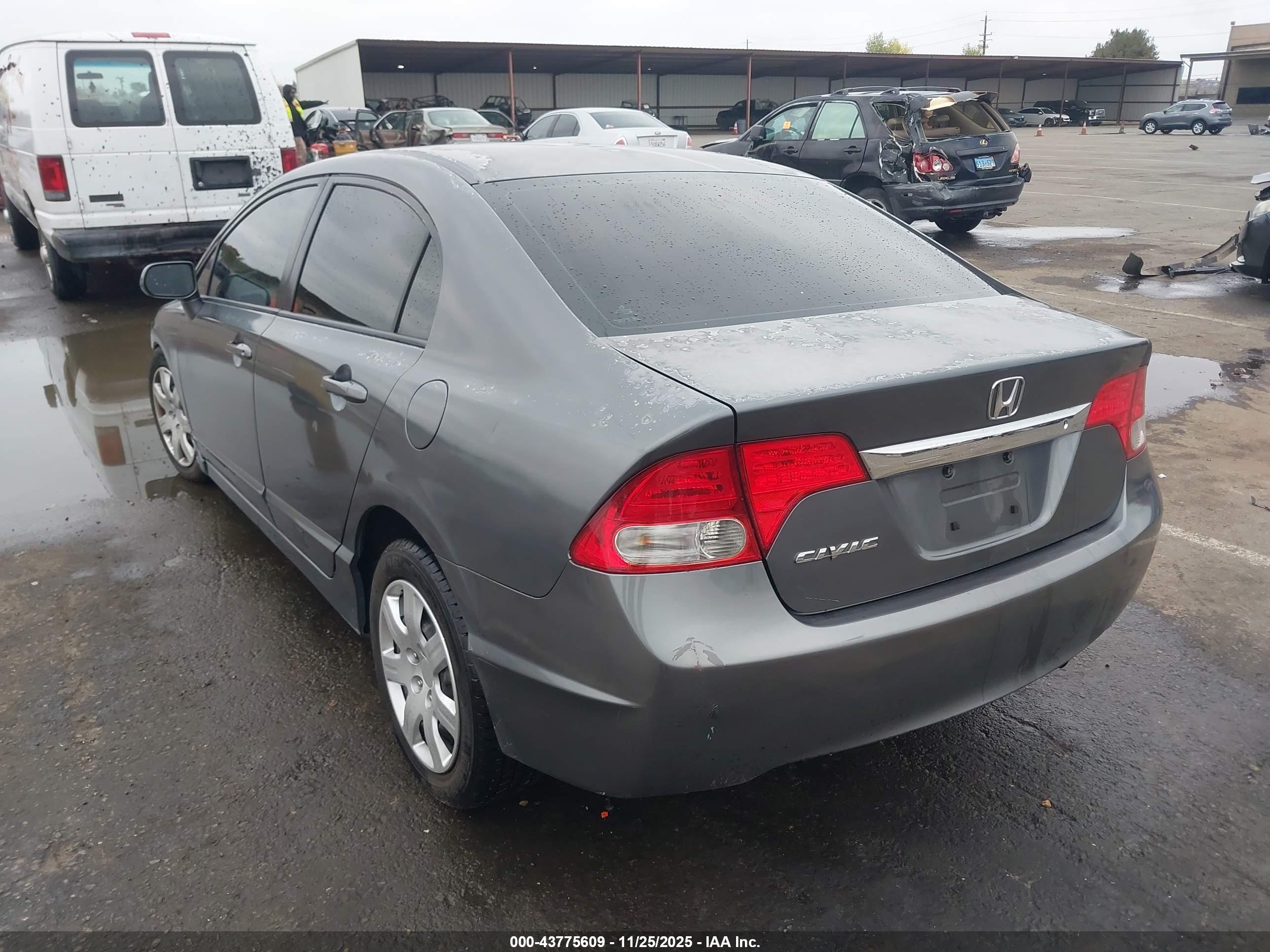 HONDA CIVIC image 3