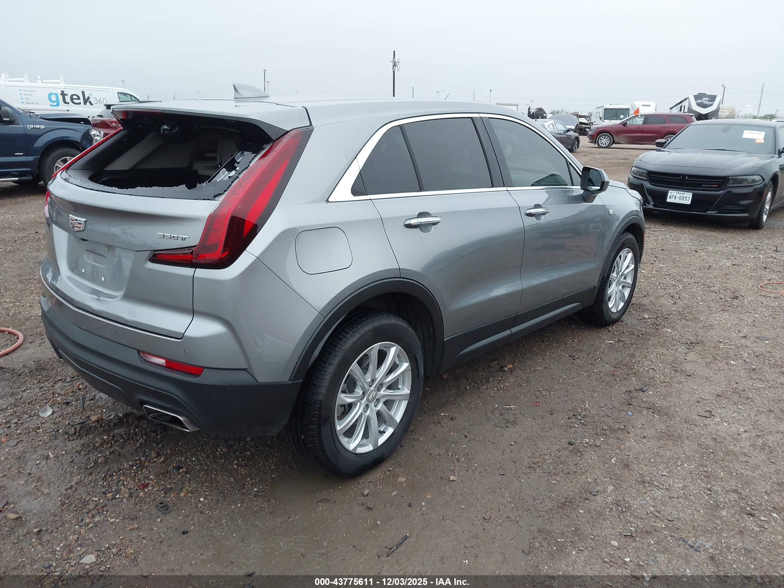 CADILLAC XT4 image 4