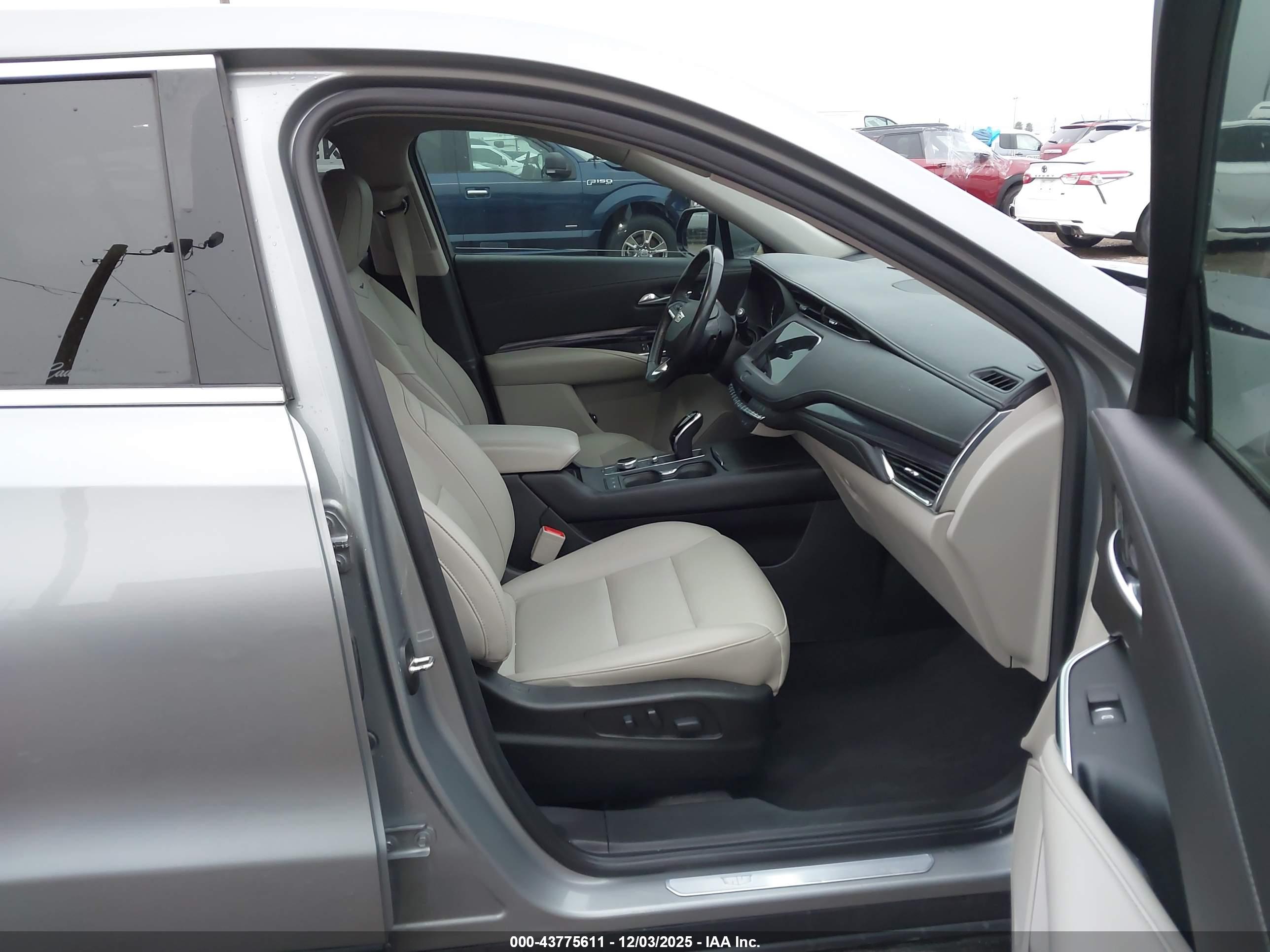 CADILLAC XT4 image 5