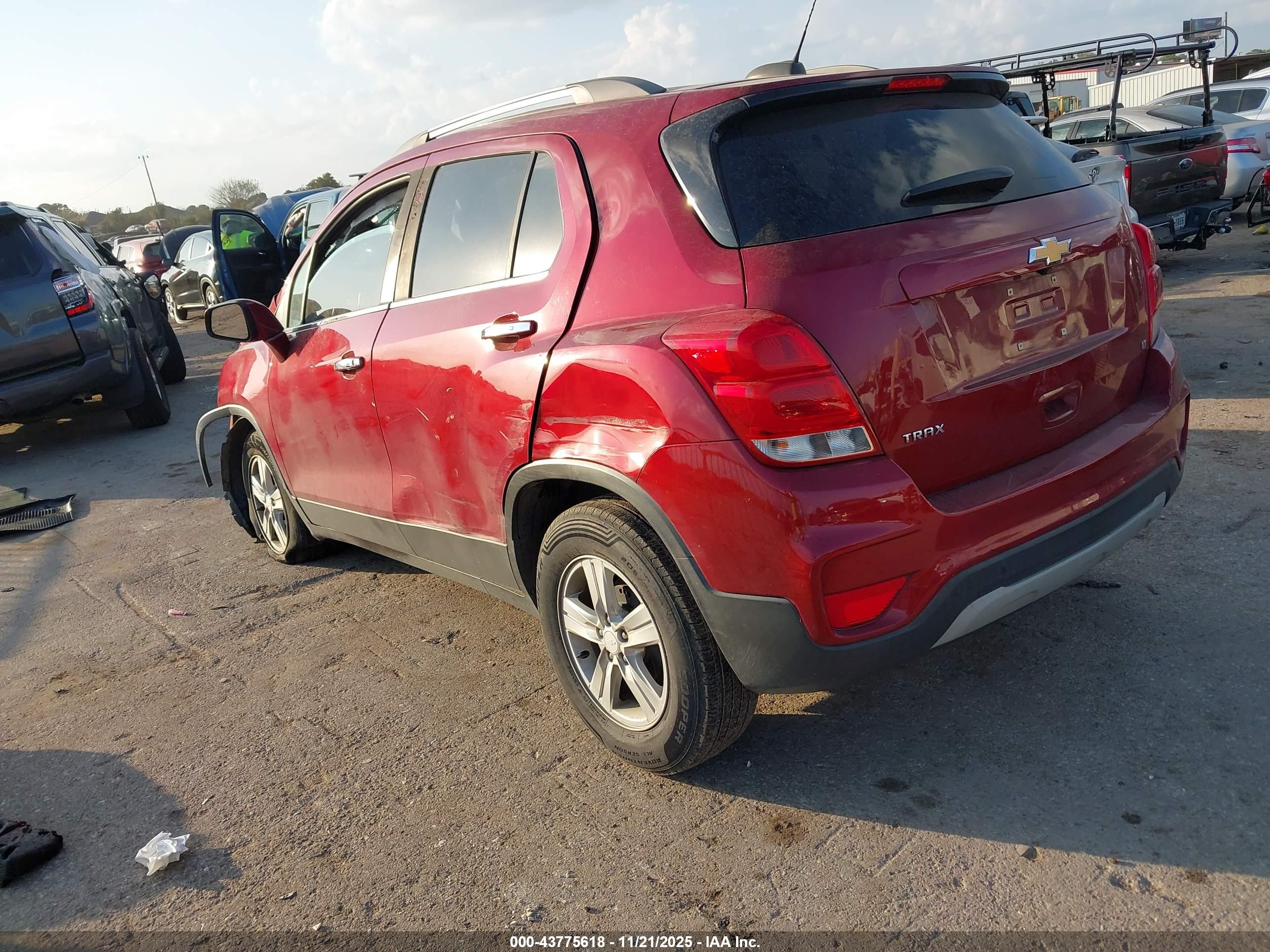 CHEVROLET TRAX image 3