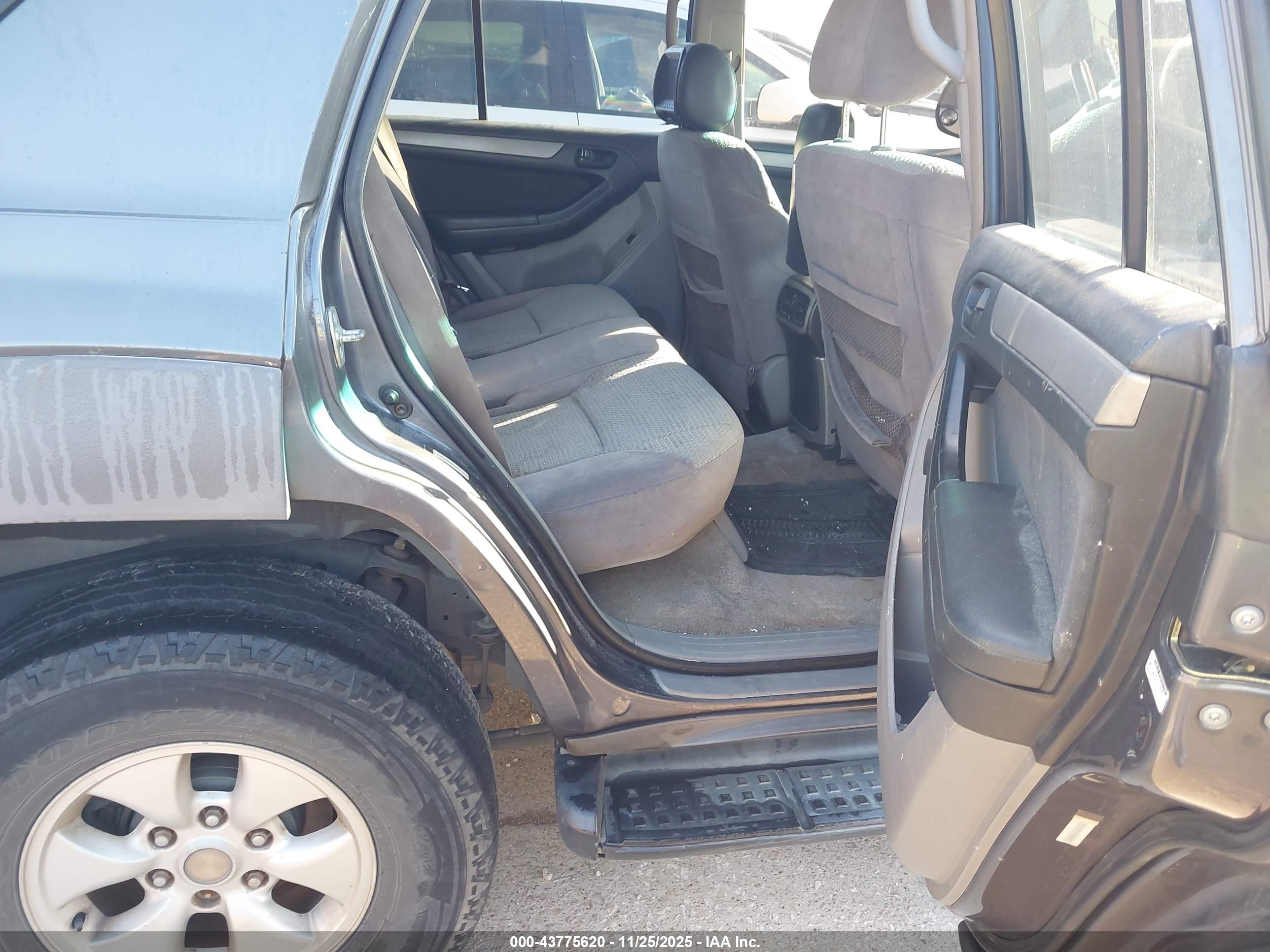 TOYOTA 4RUNNER image 8