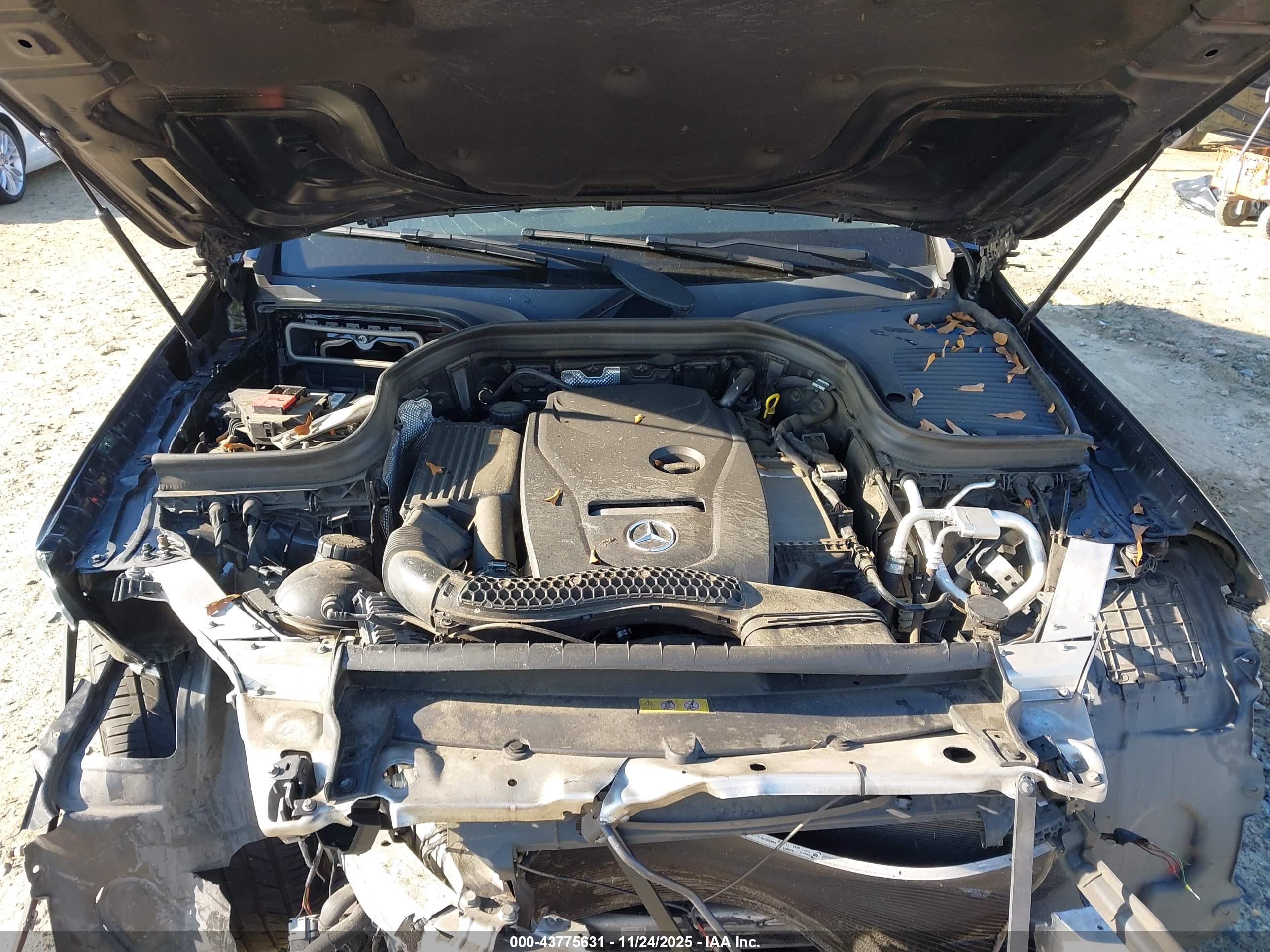 MERCEDES-BENZ GLC image 10