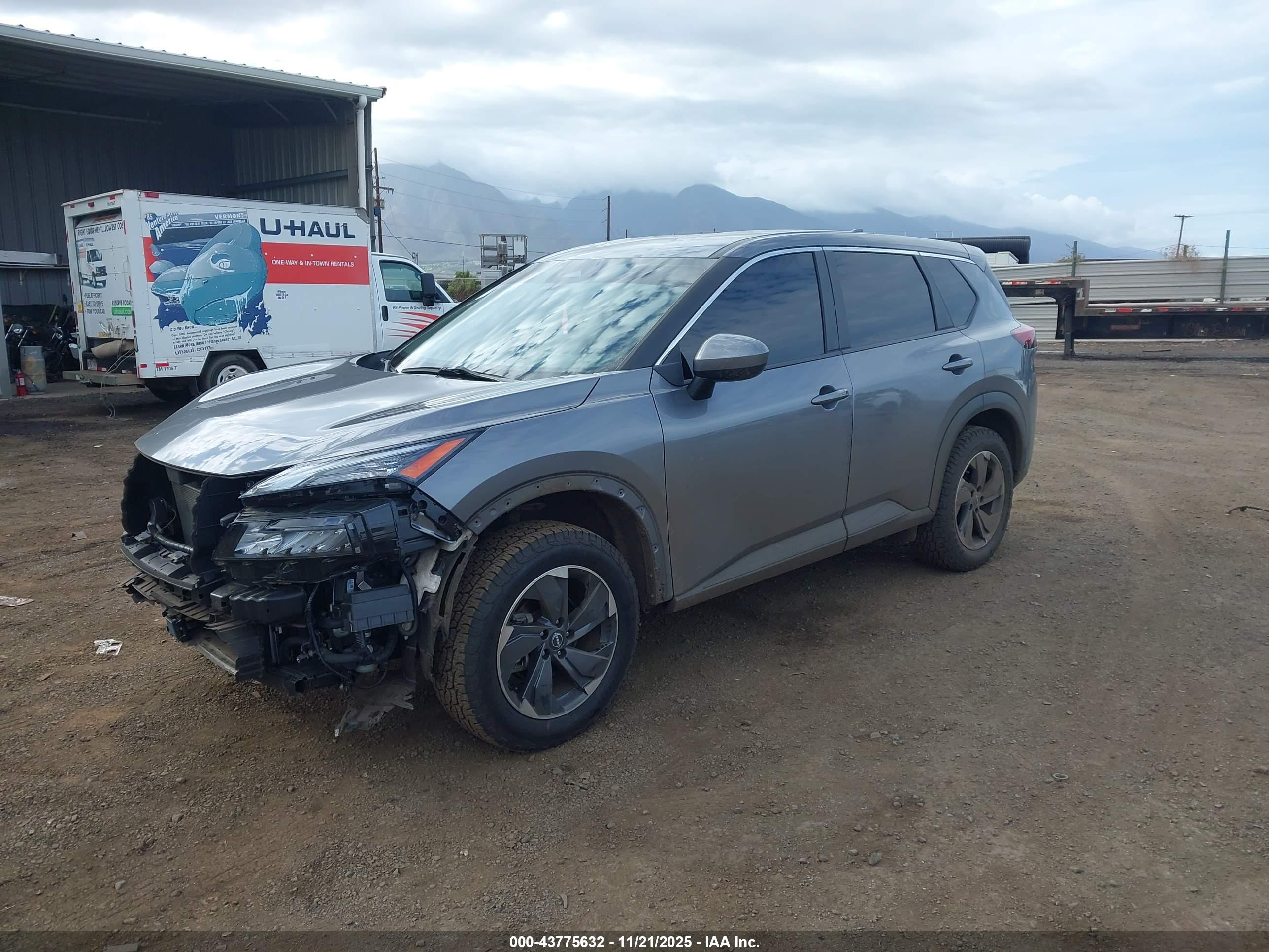 NISSAN ROGUE image 2