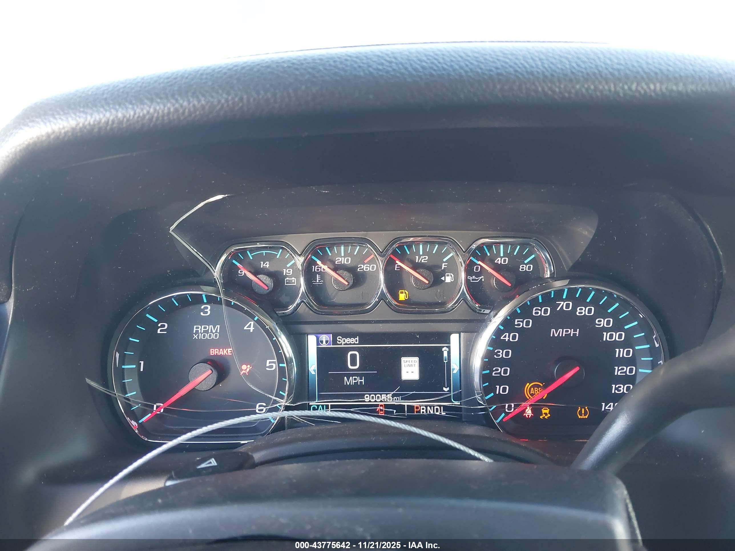 CHEVROLET SUBURBAN image 7