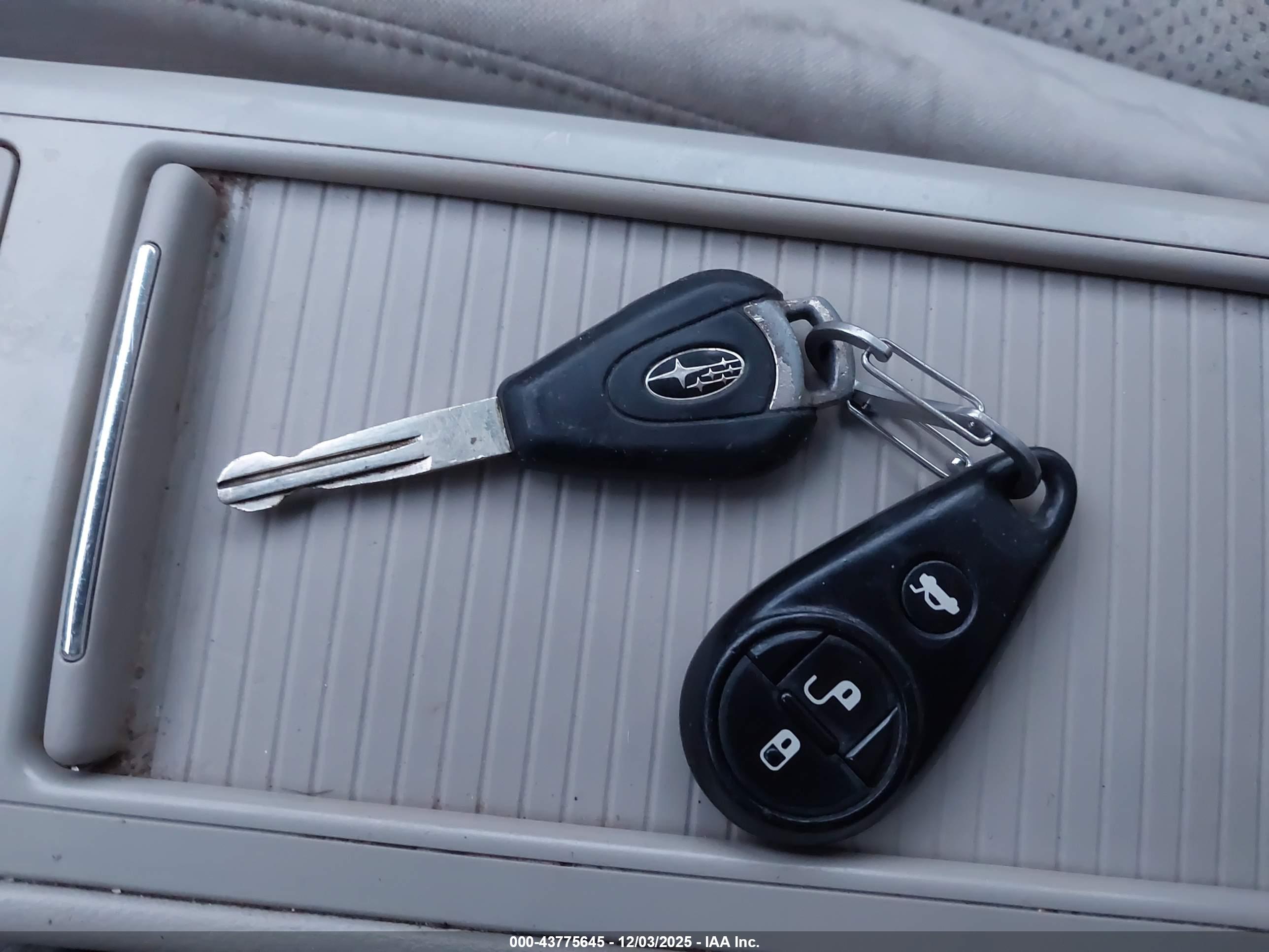 SUBARU OUTBACK image 11