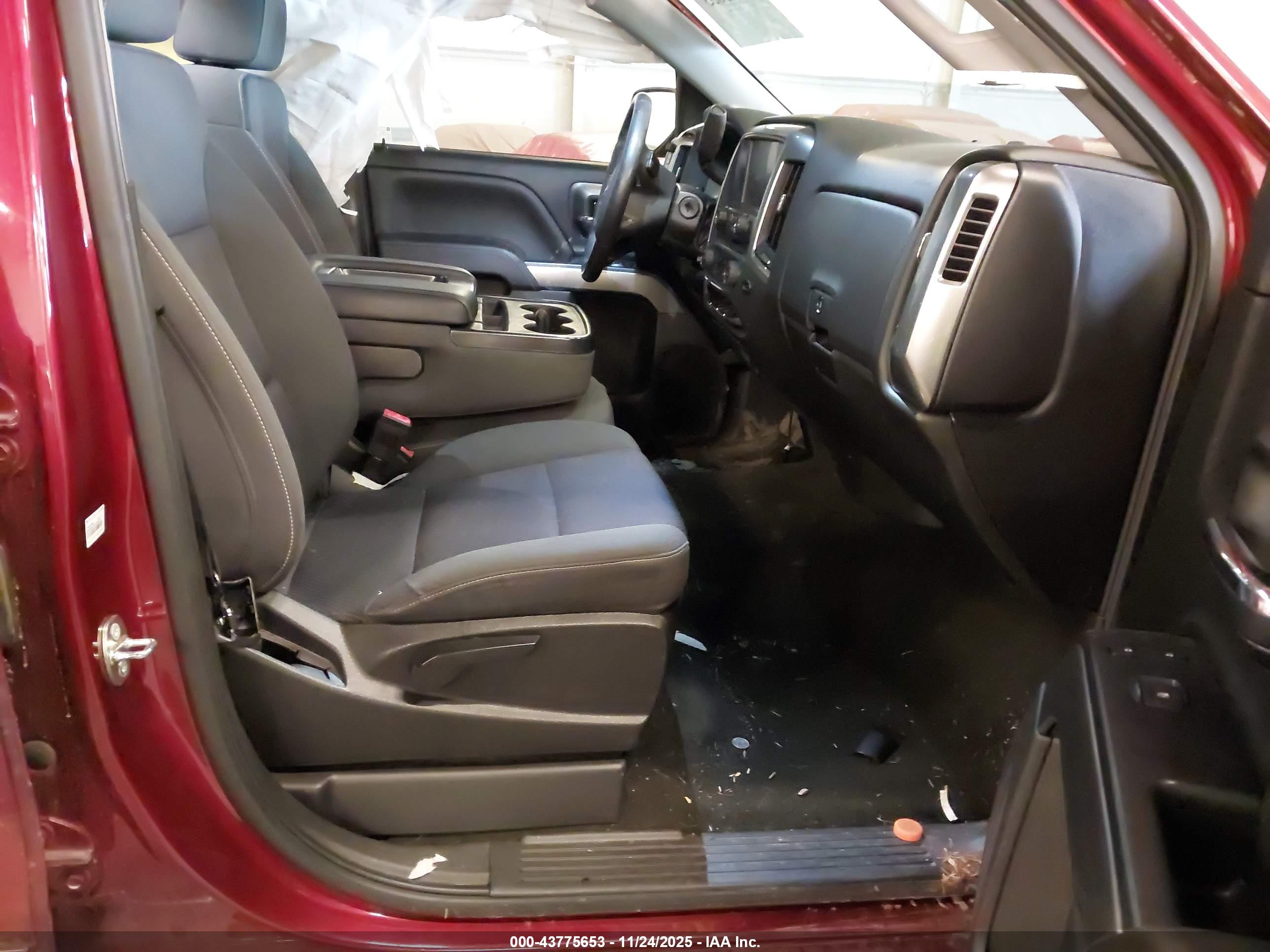 CHEVROLET SILVERADO image 5