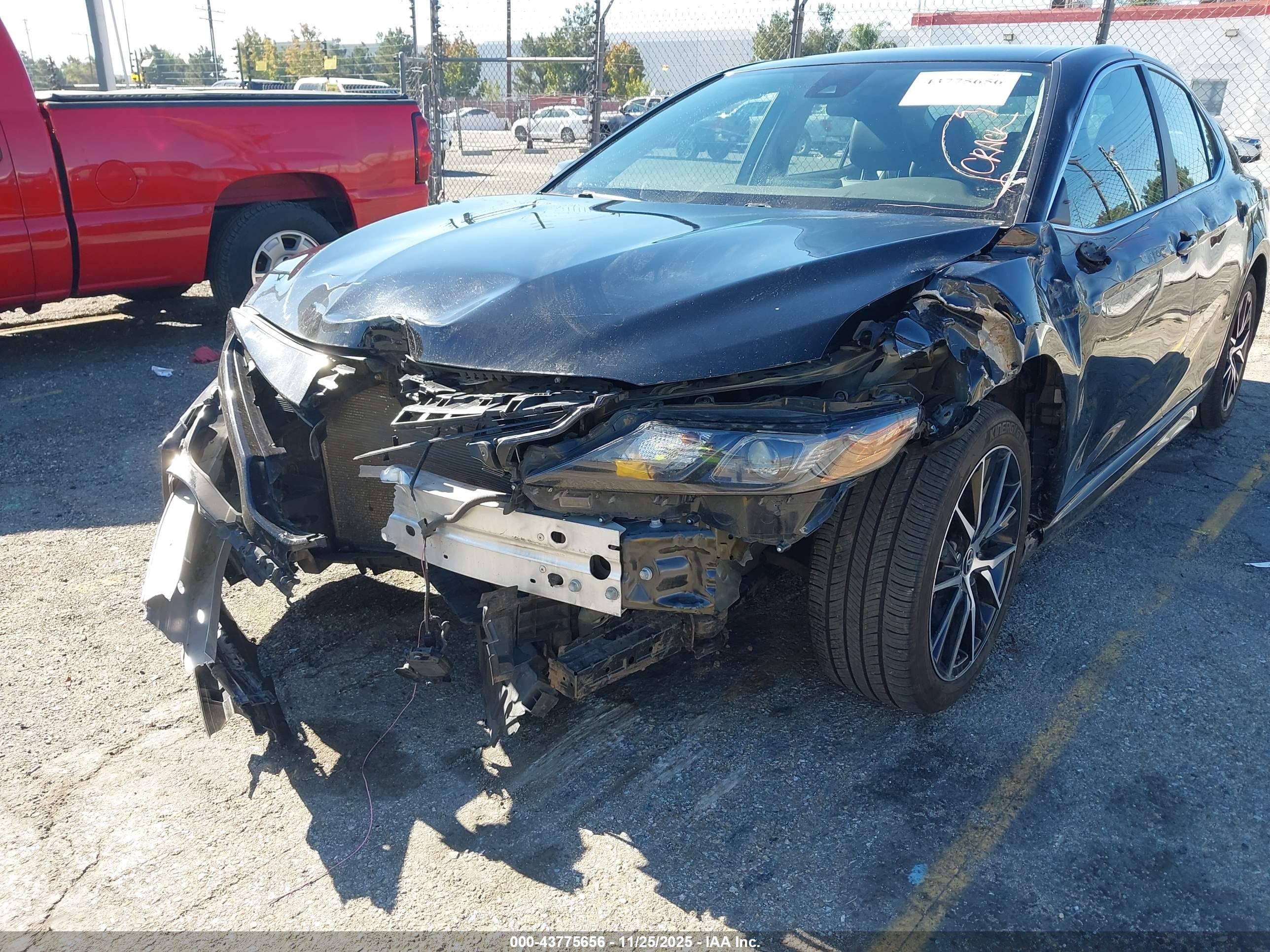 TOYOTA CAMRY image 6