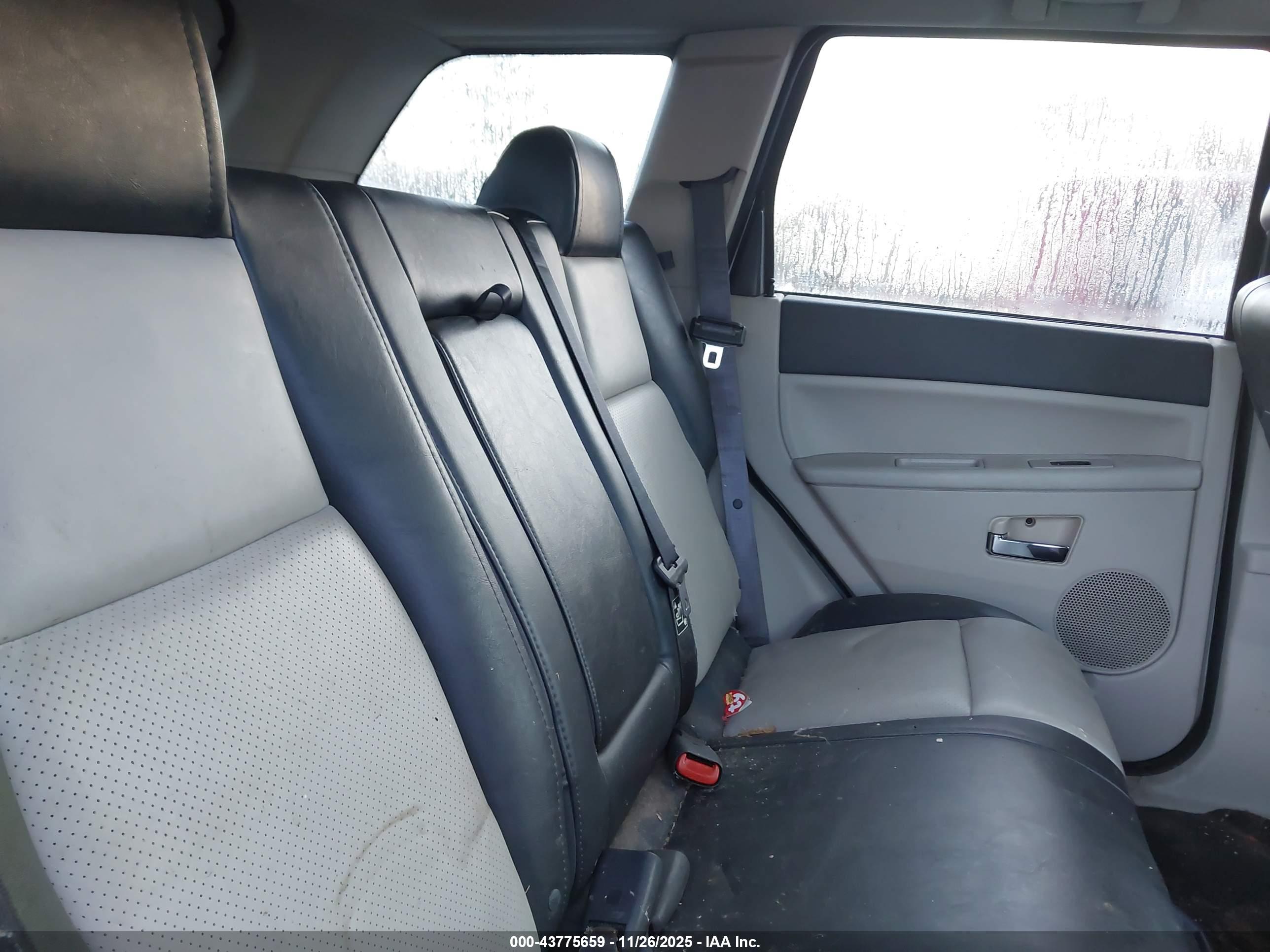 JEEP GRAND image 8