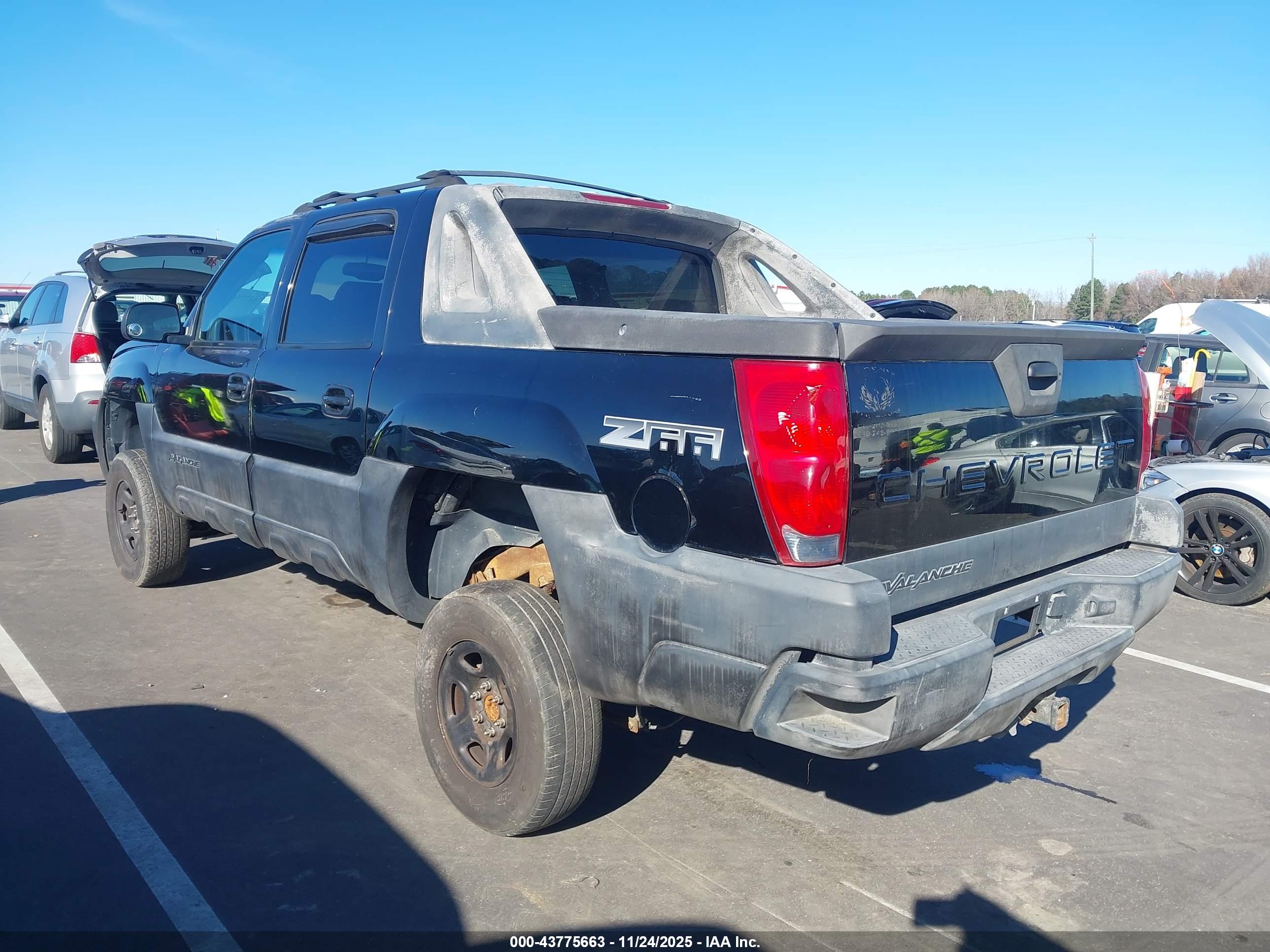 CHEVROLET AVALANCHE image 3