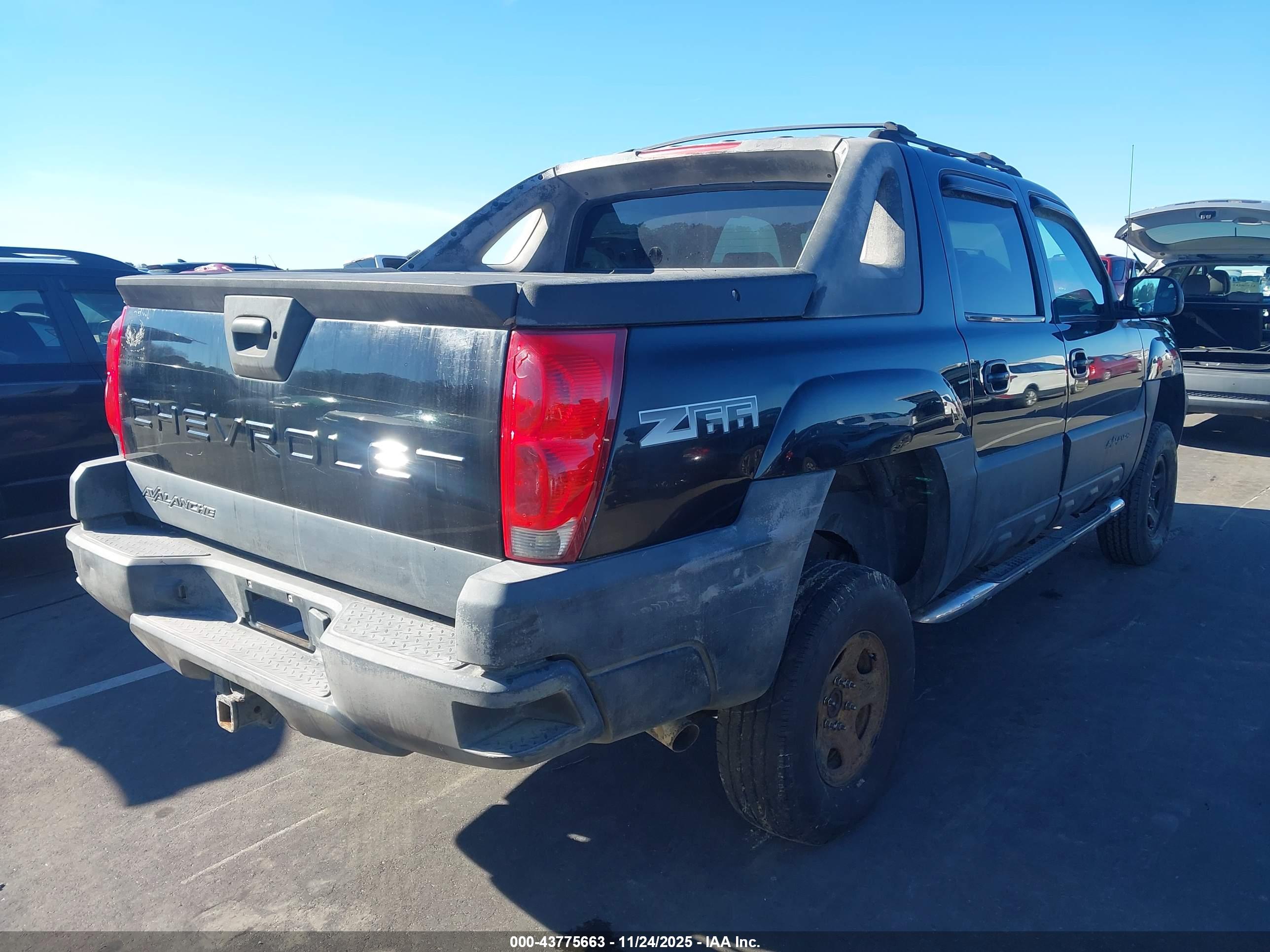 CHEVROLET AVALANCHE image 4