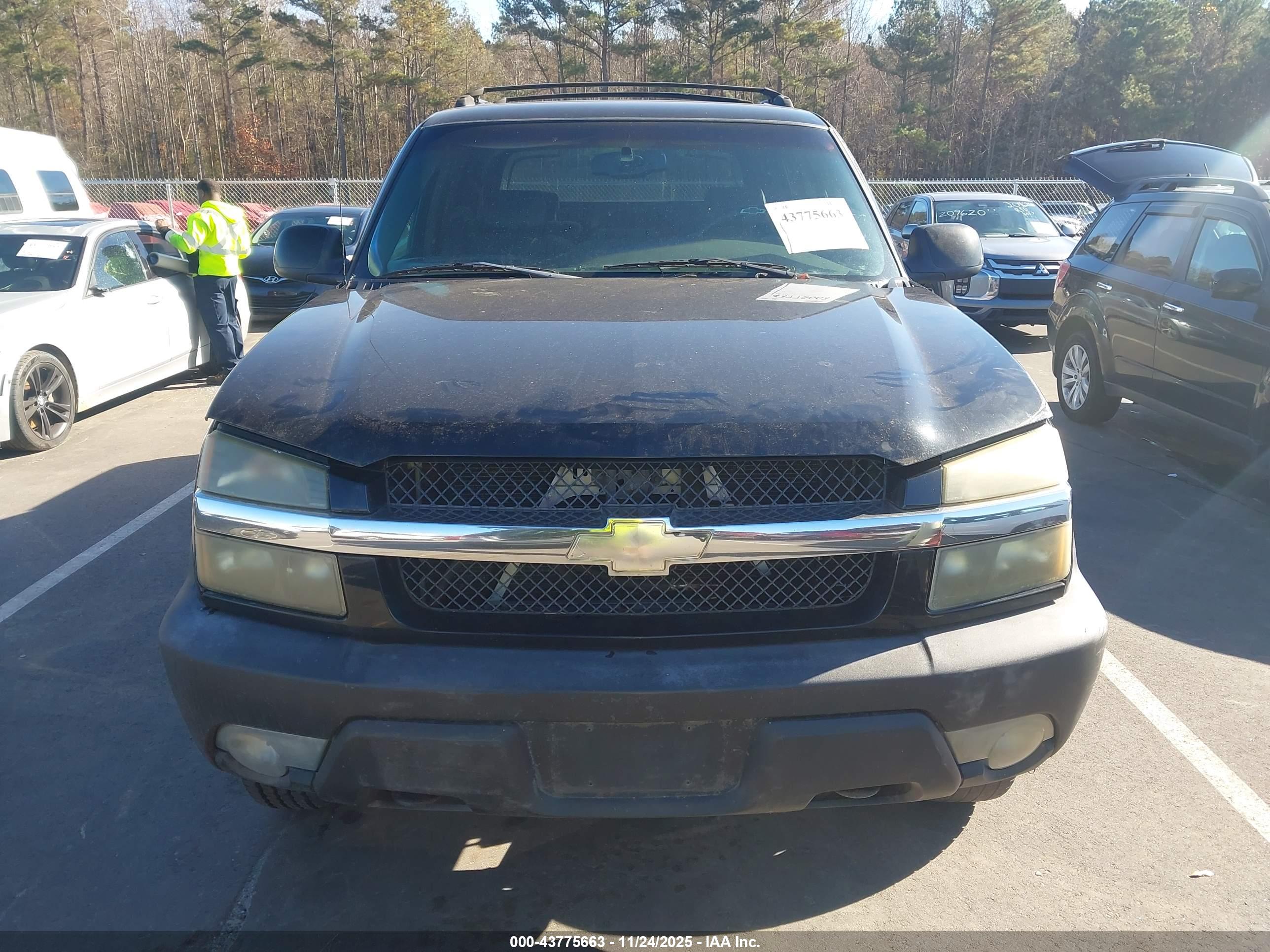 CHEVROLET AVALANCHE image 6